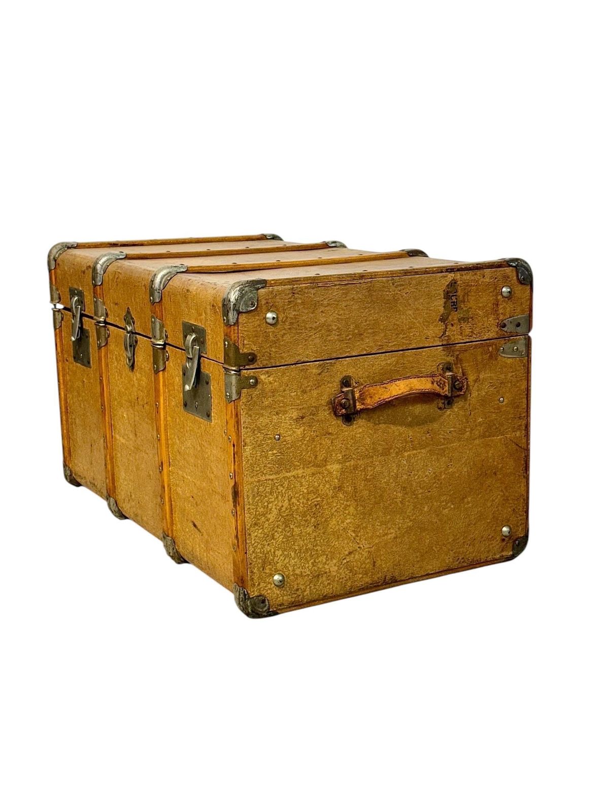 photo furniture 19th Century Wood And Leather Travel Trunk With Velvet Interior