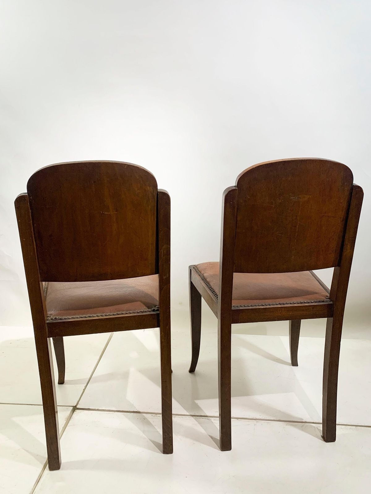 photo vinterior Set Of Six French Art Deco Walnut Dining Chairs With Arched Backs, France, 1930s