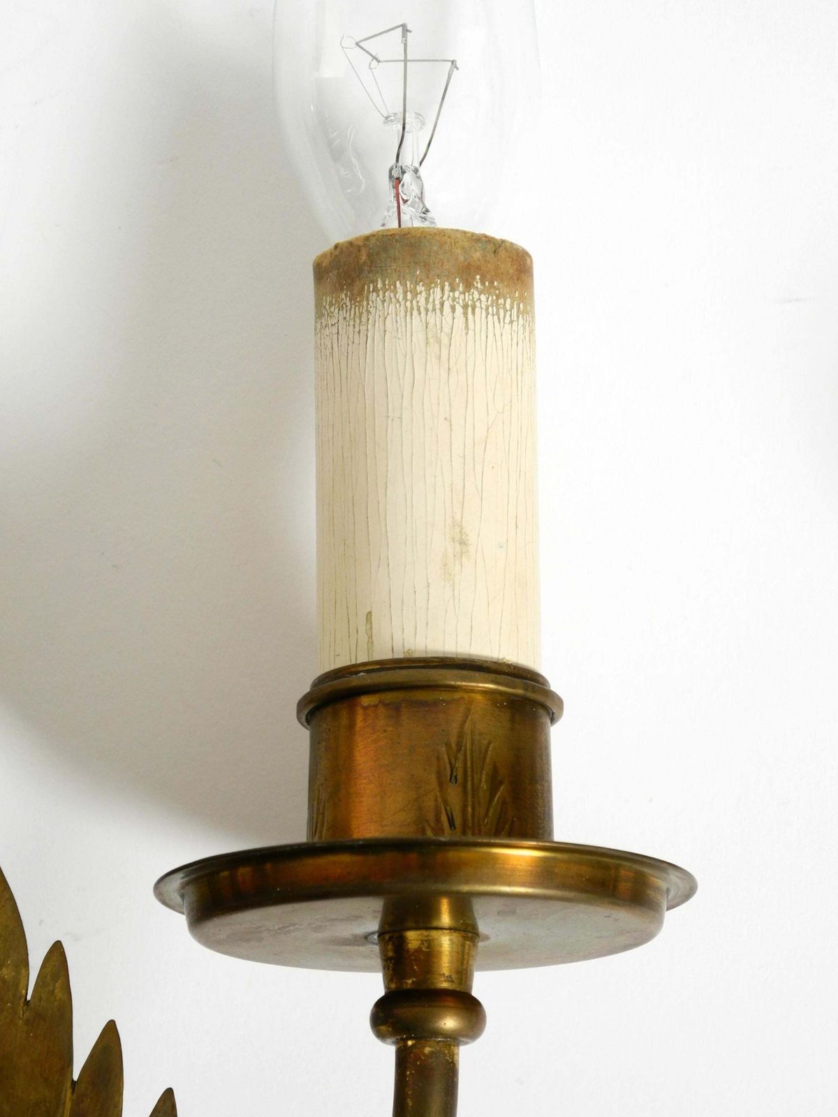 787.0 A Pair Of Rare, Mid Century Modern Brass Wall Lamps By Vereinigte Werkstätten photo