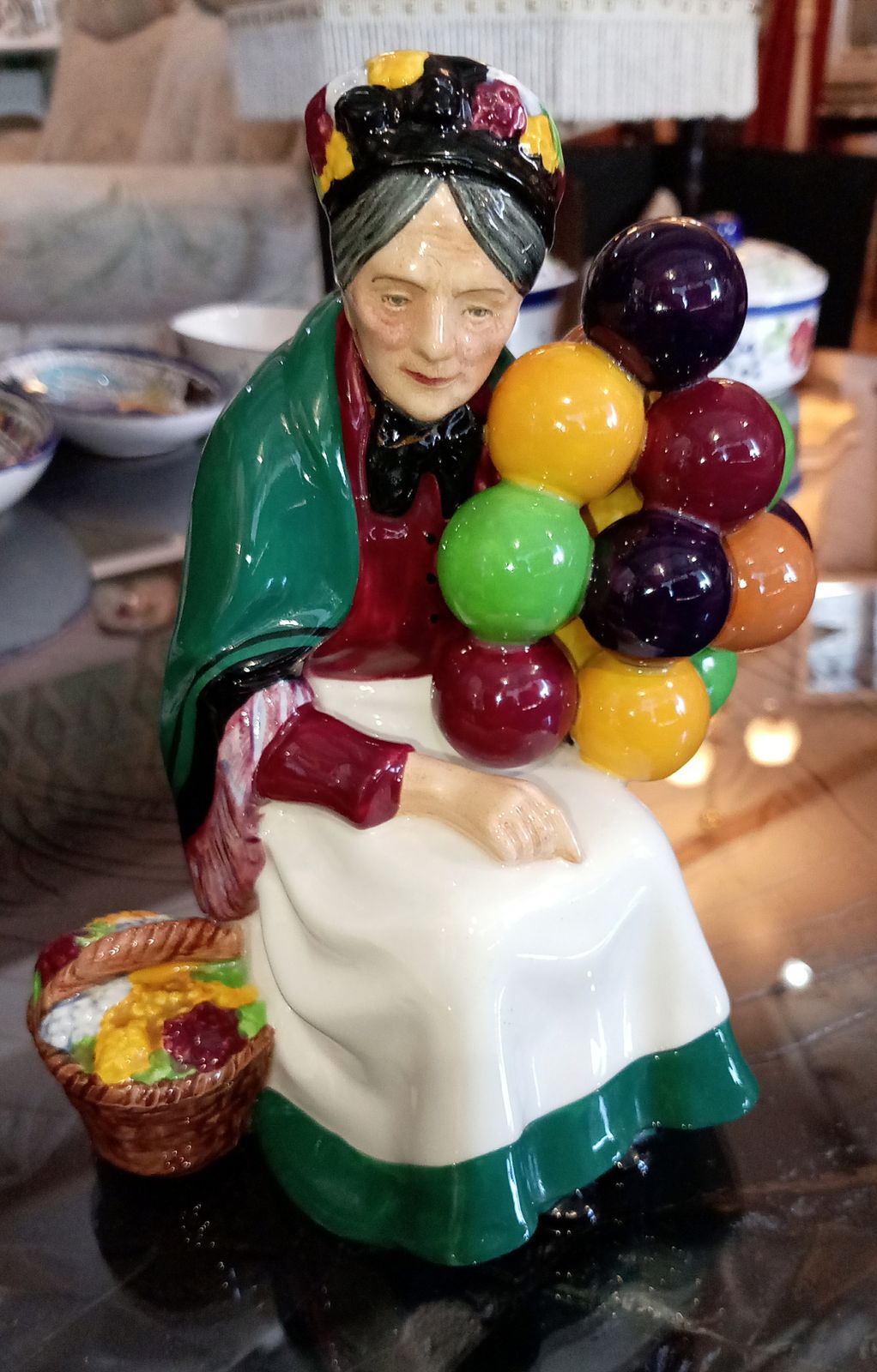 Old Balloon Seller Royal Doulton Hn1315 (Boxed Free Post). Ref 5372  £57.95 photo 60.0