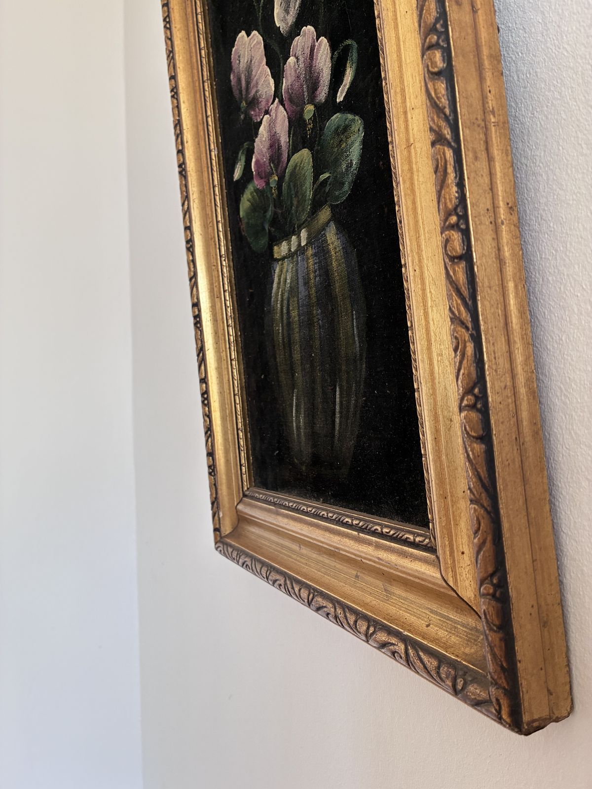 Set Vintage Fluwelen Bloemschilderijen, Twee Stillevens Met Bloemen photo vinterior