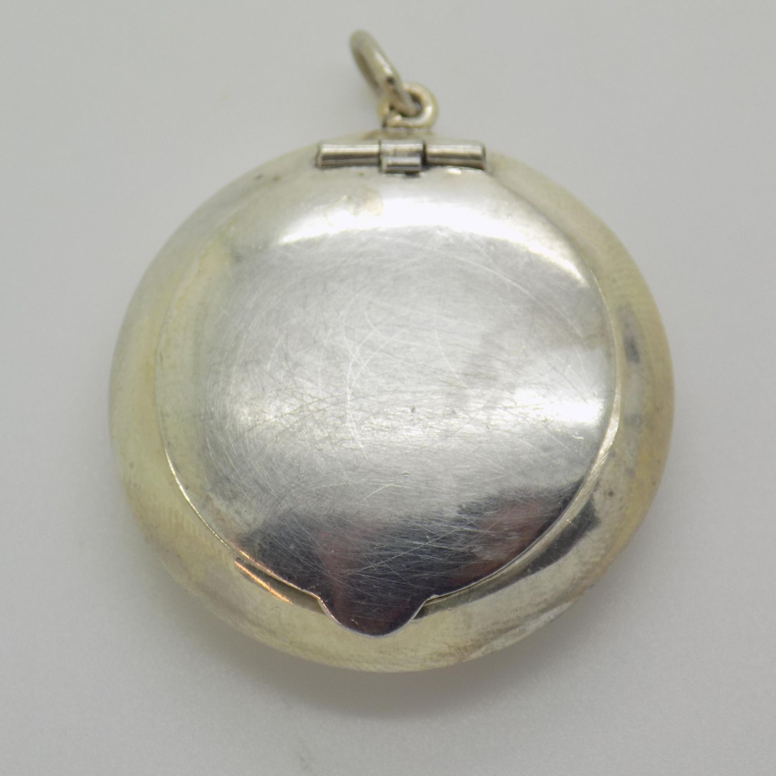 photo vinterior Vintage Italian Handmade Genuine Sterling Silver 925 Pill Snuff Trinket Box, 1970s