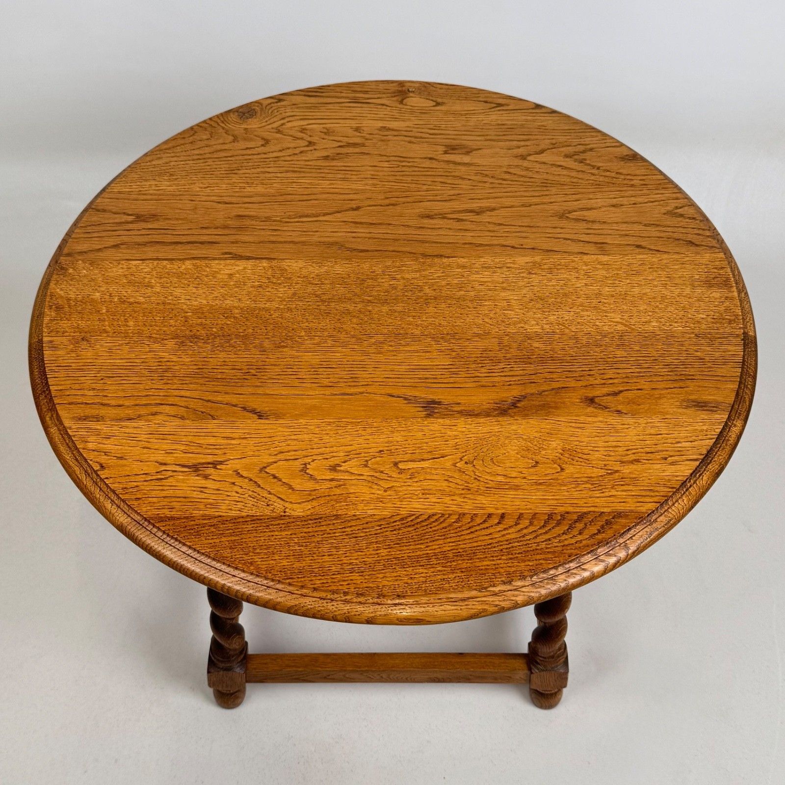 photo furniture Antique 20th Century Round Edwardian Coffee Table In Oak ( Af 5536 )