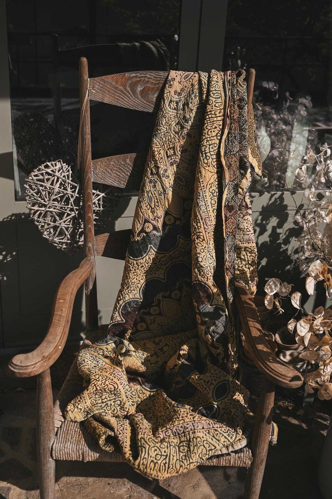 Antique Orientalist Throw Blanket Silk Accents Gold Lotus Mandala Early 20th Century 135x240cm photo vinterior