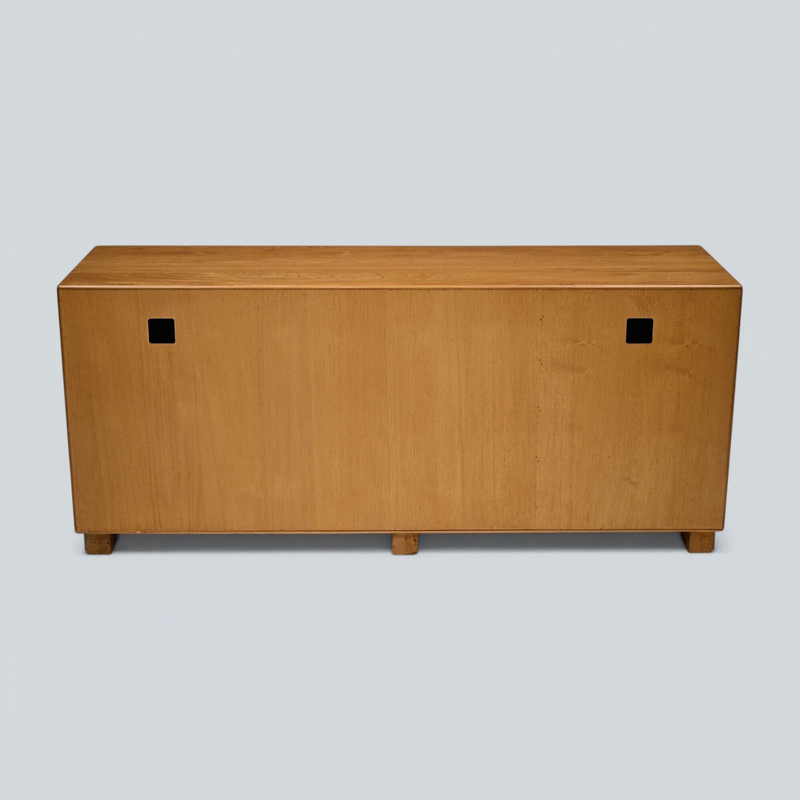 Ercol Windsor Sideboard Model Number 1072 Light Finish Vintage Free Uk Delivery* photo 927.0