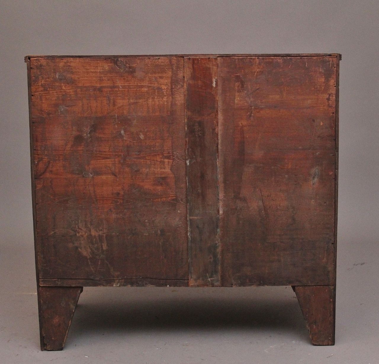 photo furniture Early 19th Century Flame Mahogany Bowfront Chest