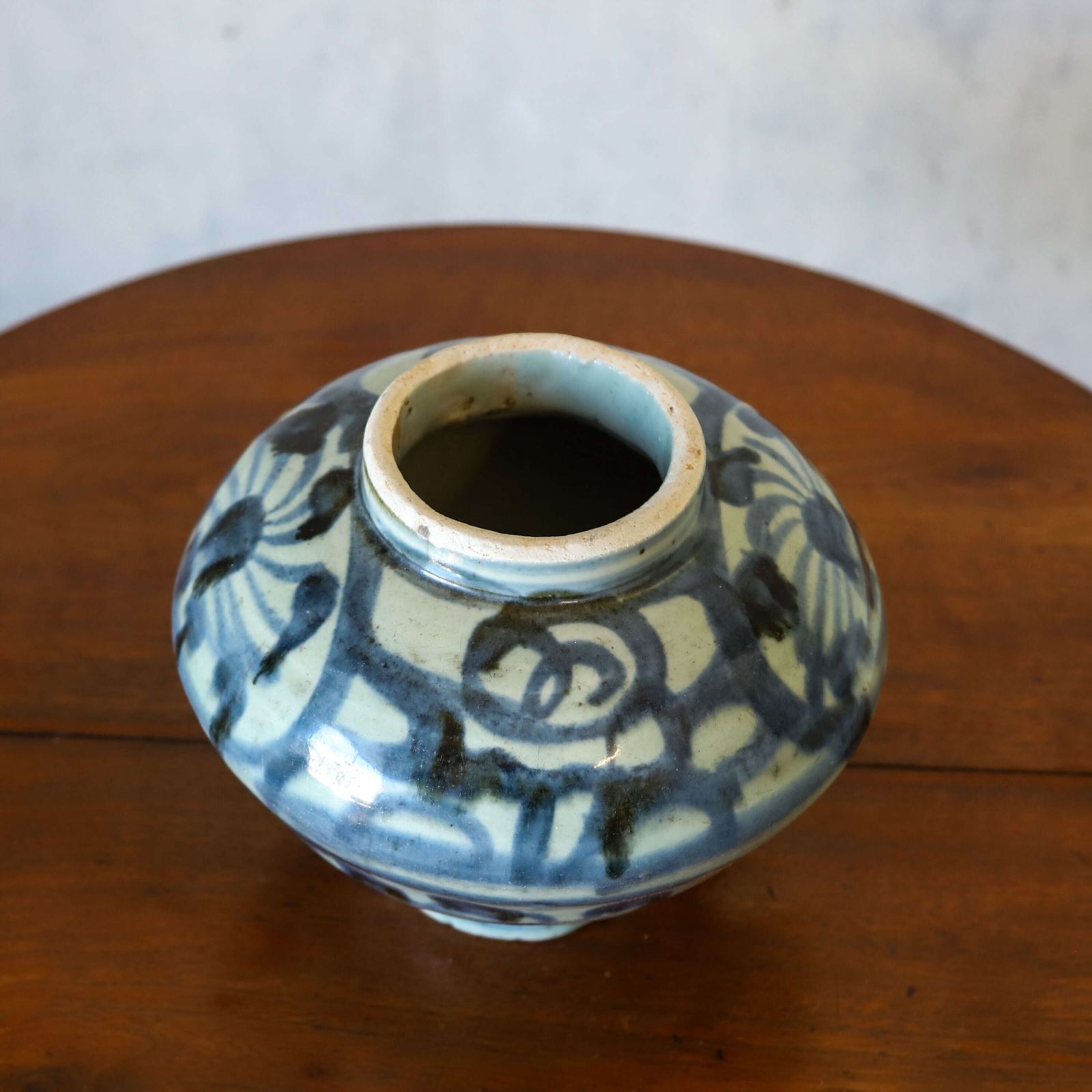 Ming Dynasty Swatow/Zhangzhou Blue & White Porcelain Vase, 16th 17th Century photo for sale