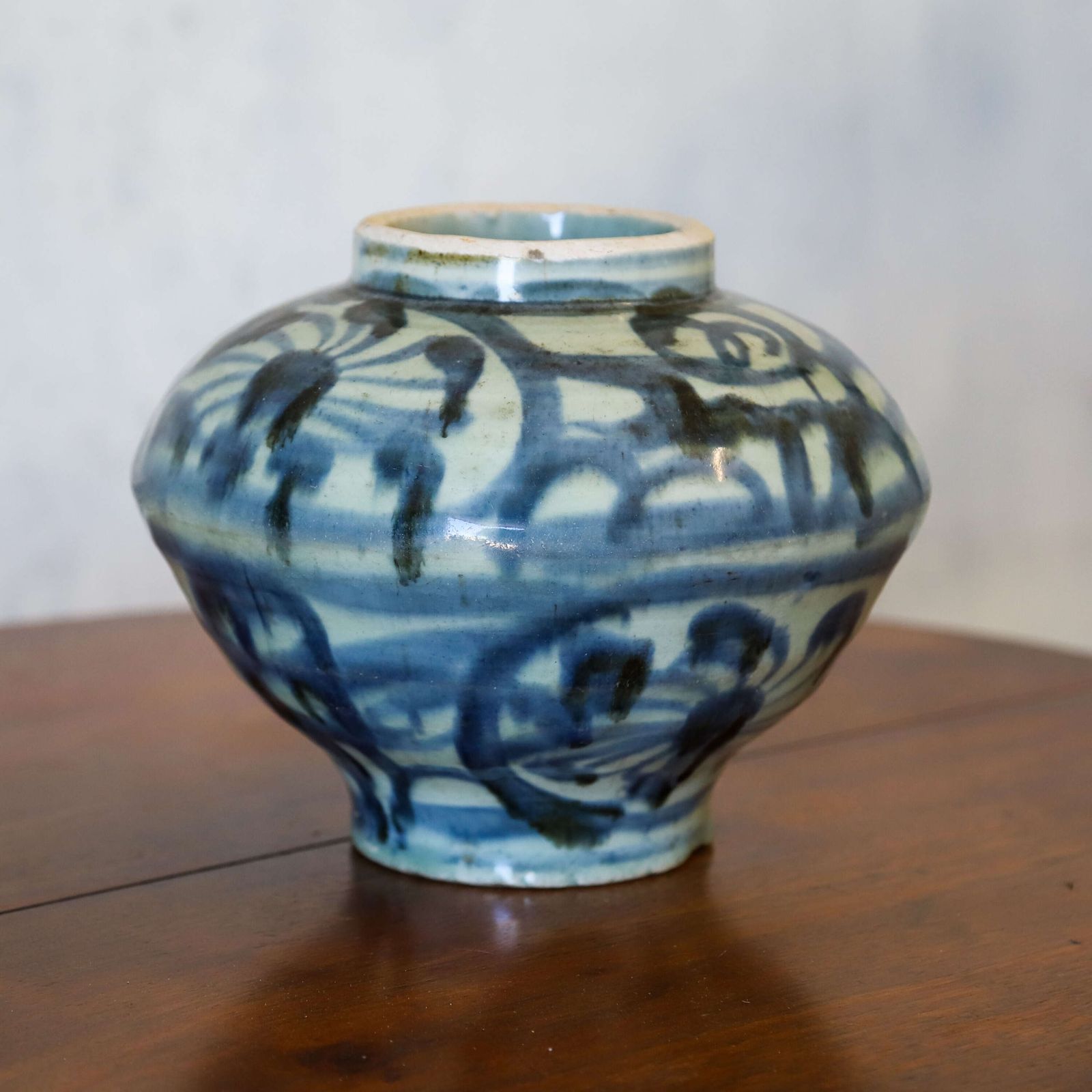 Ming Dynasty Swatow/Zhangzhou Blue & White Porcelain Vase, 16th 17th Century photo Home Decor