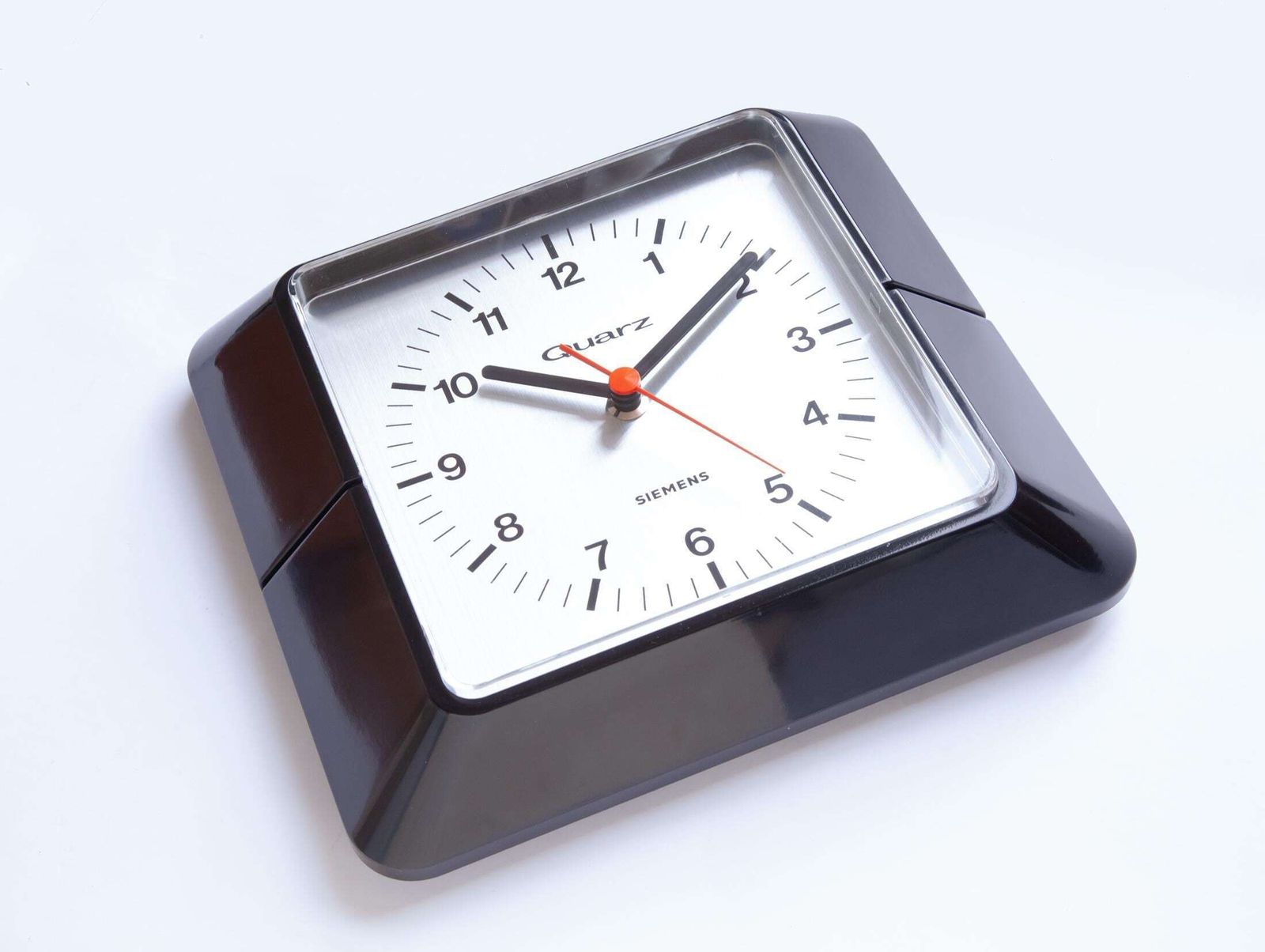 Space Age Siemens Wall Clock   Germany Panton Pop Mid Century Atomic Plastic 1970s 1980s Quartz photo furniture