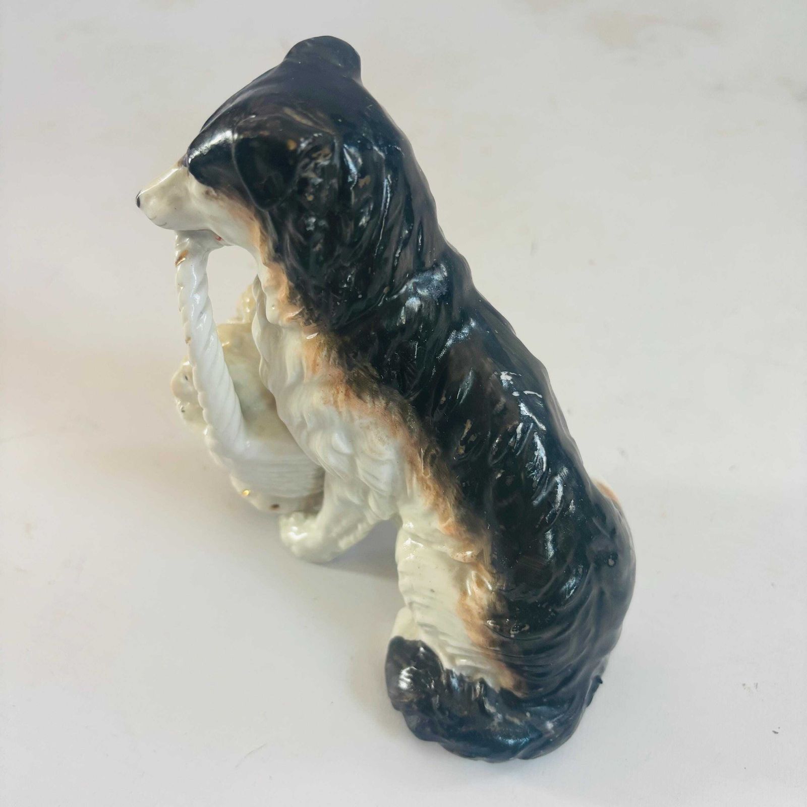 photo buy Figurine en porcelaine de style Staffordshire, chien de berger et agneaux « Family Cares »