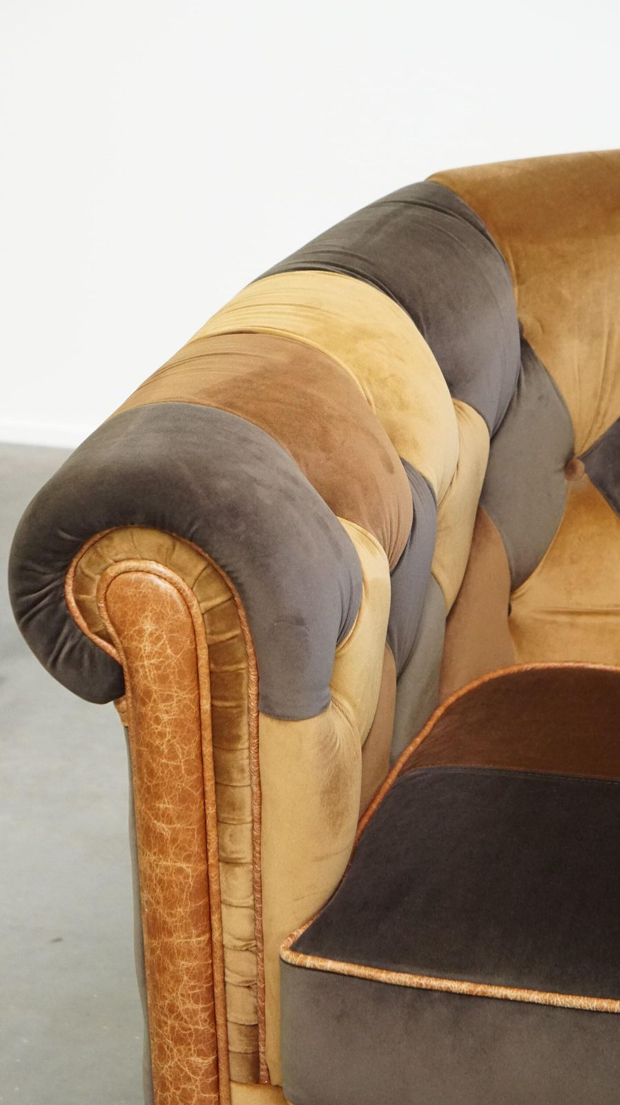 Unieke Engelse Stijl Patchwork Chesterfield Club Fauteuil In Zeer Goede Staat photo vintage