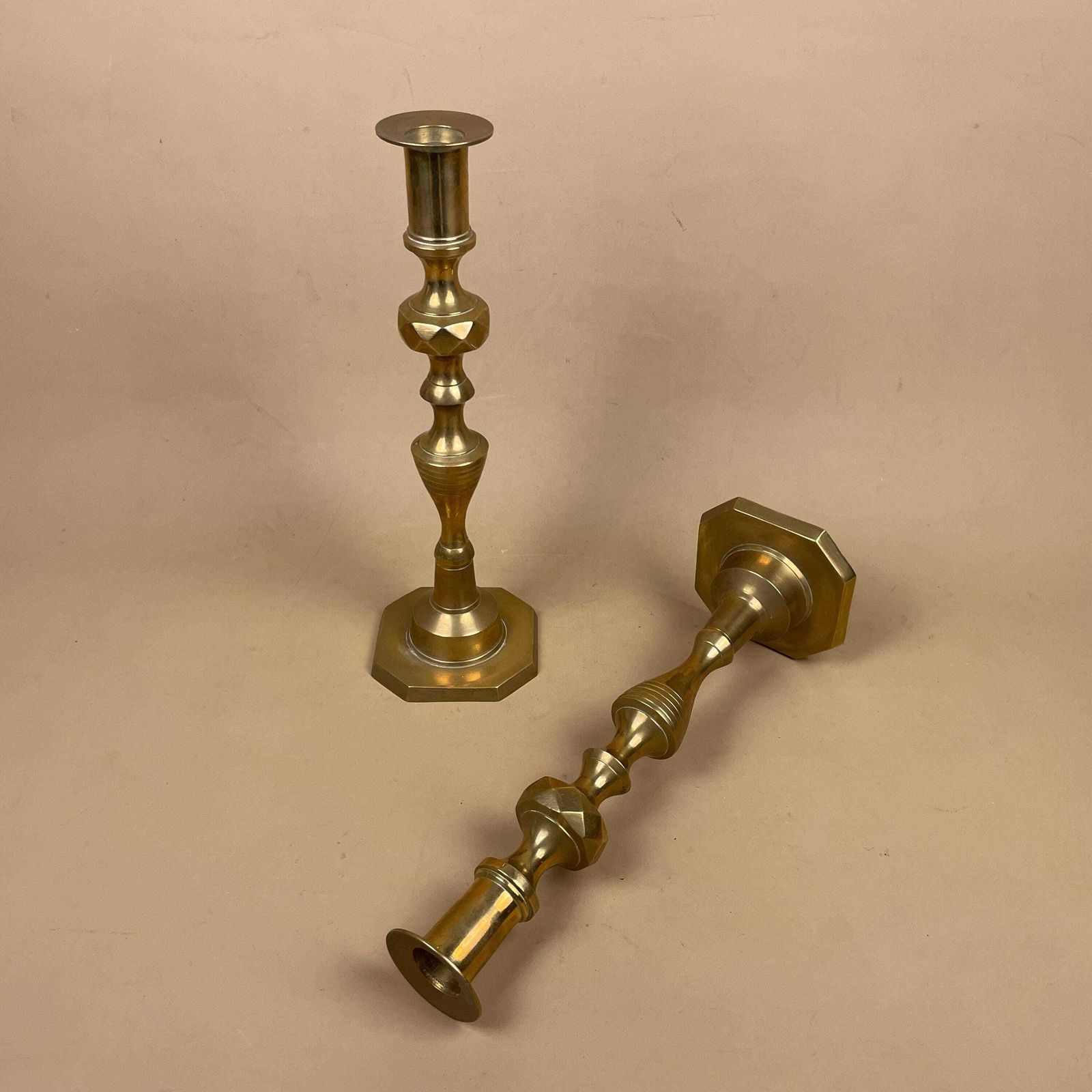 Antique Matching Pair Of Gold Brass Metal Candlestick Candle Stick Holders Vintage Column Taper Dinner Candlesticks Base Pillar Holder photo furniture