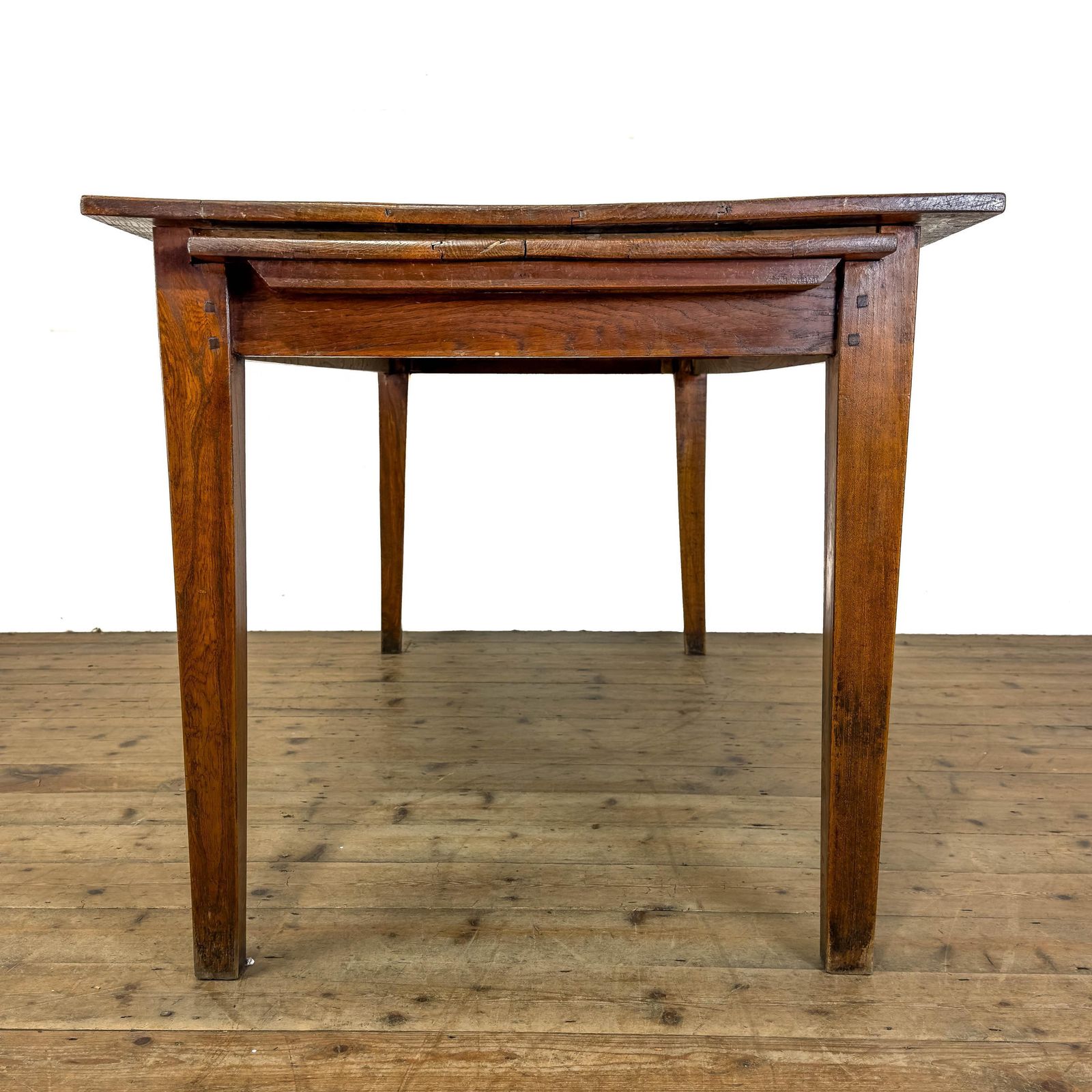photo furniture Antique 19th Century Oak Farmhouse