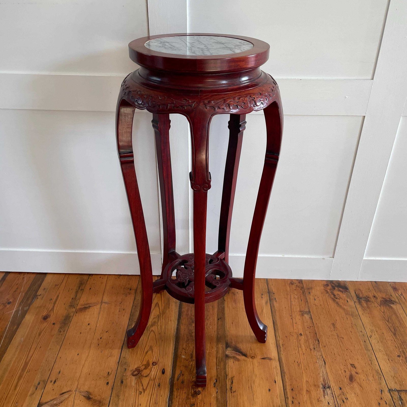 Antique Oriental Plant Stand Table Carved Wooden Marble Top Chinese Sculpture Carved Display Floral Carving Round Accent Lamp Side Pedestal photo vinterior