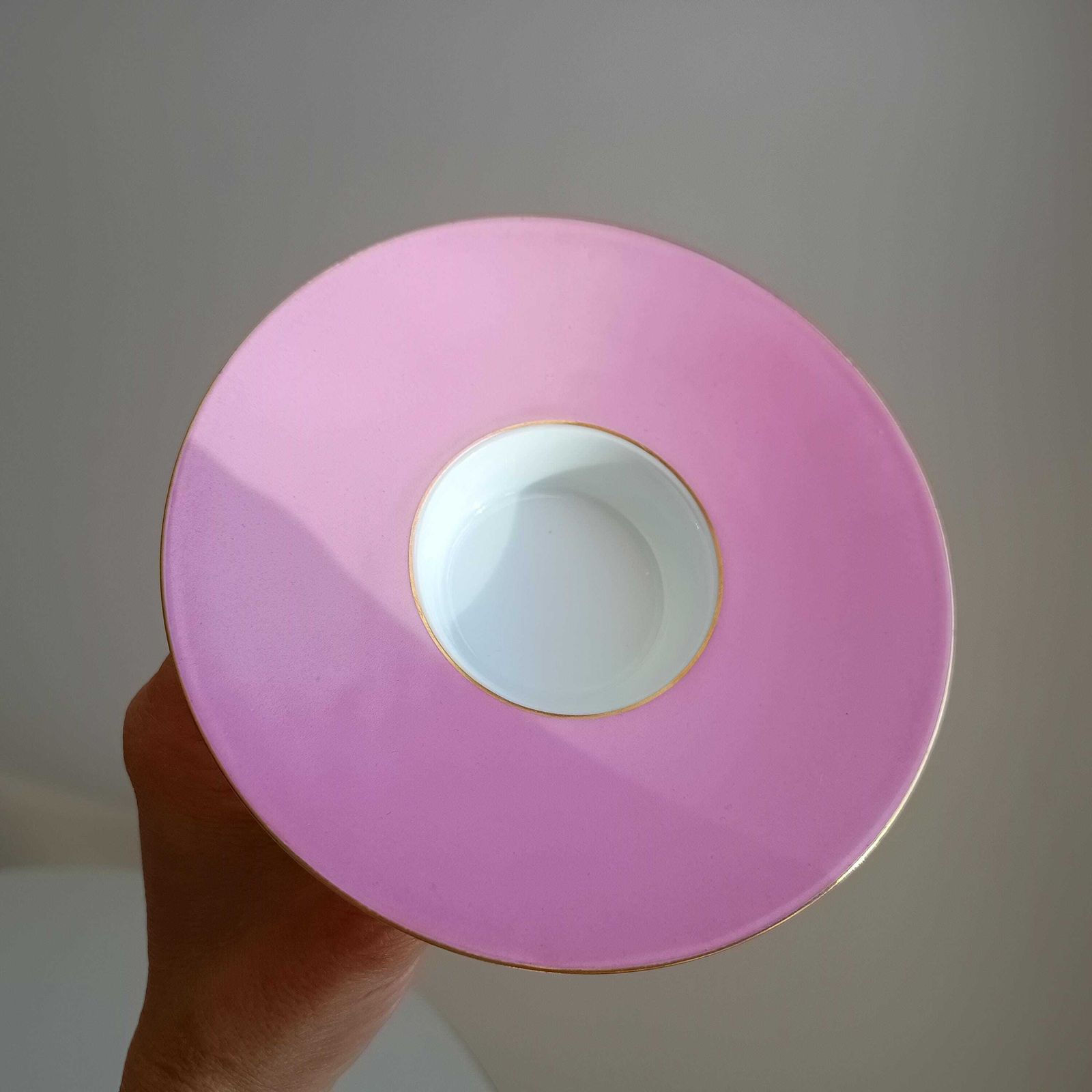 photo buy Vintage Trembleuse Tea Cups & Saucers: Rose Pompadour Pink Pair, Square Gilt Handles