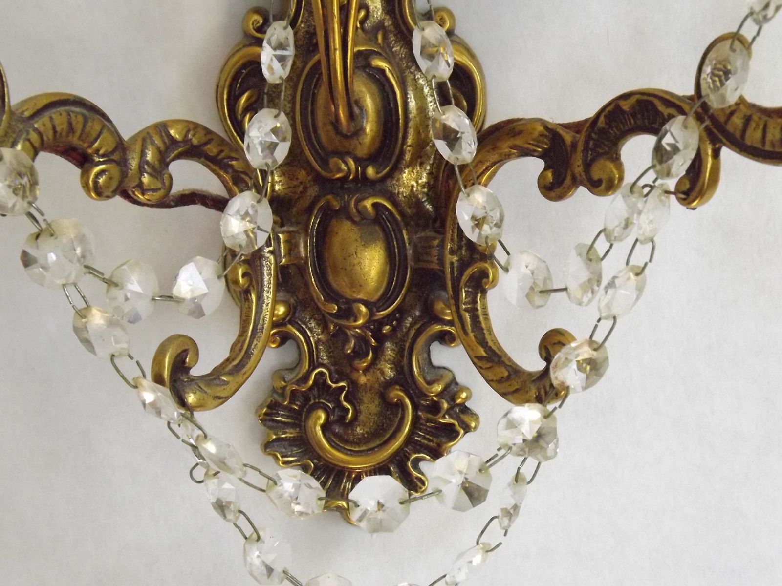 Paire d'appliques murales baroques françaises doubles en bronze et cristal, guirlandes de perles de verre photo buy