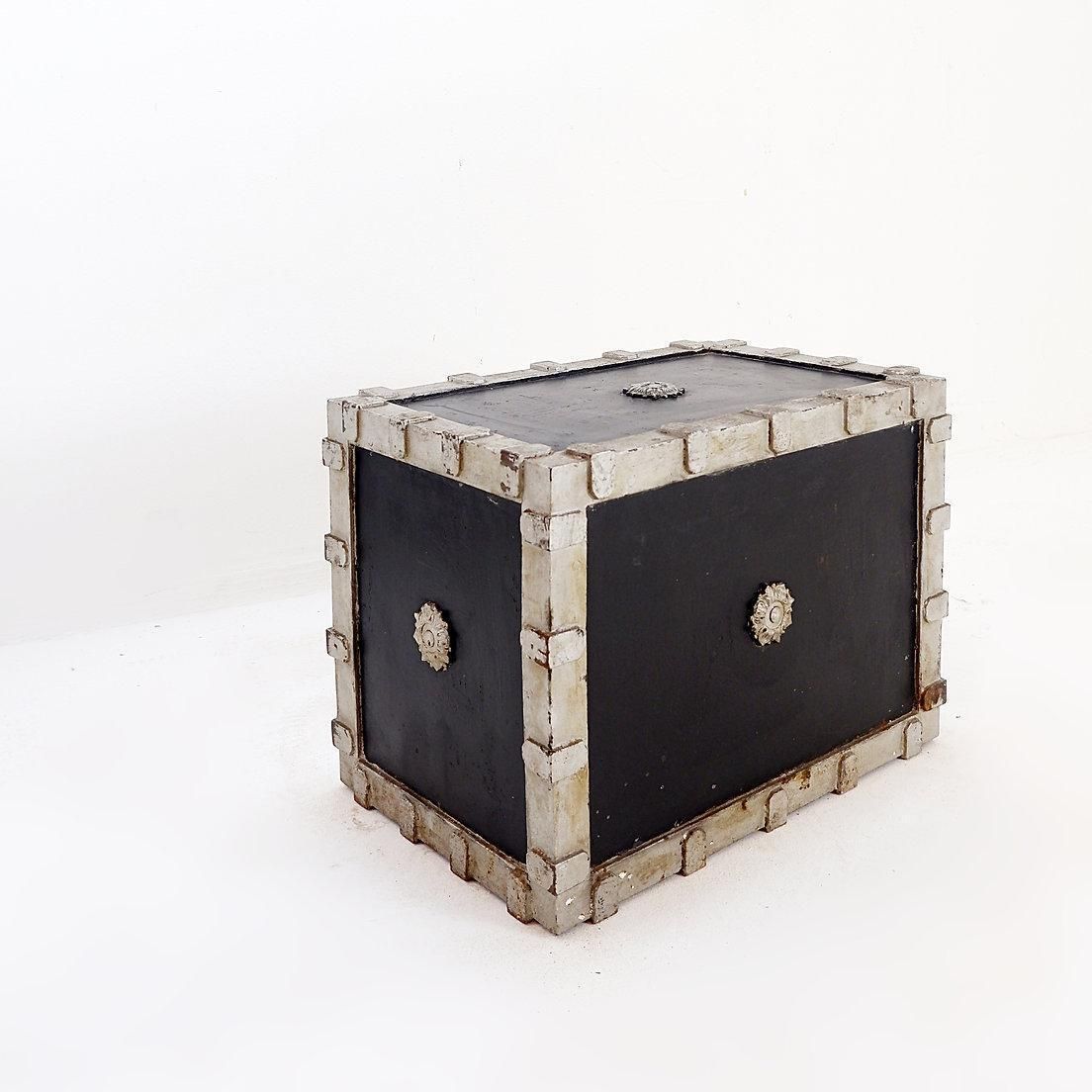 Home Decor 20th Century Antique Cast Iron Safe, Industrial Style, 50x33cm photo