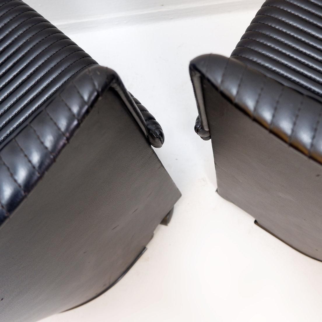 photo furniture Pair Of Artona Armchairs In Black Leather By Afra And Tobia Scarpa For Maxalto