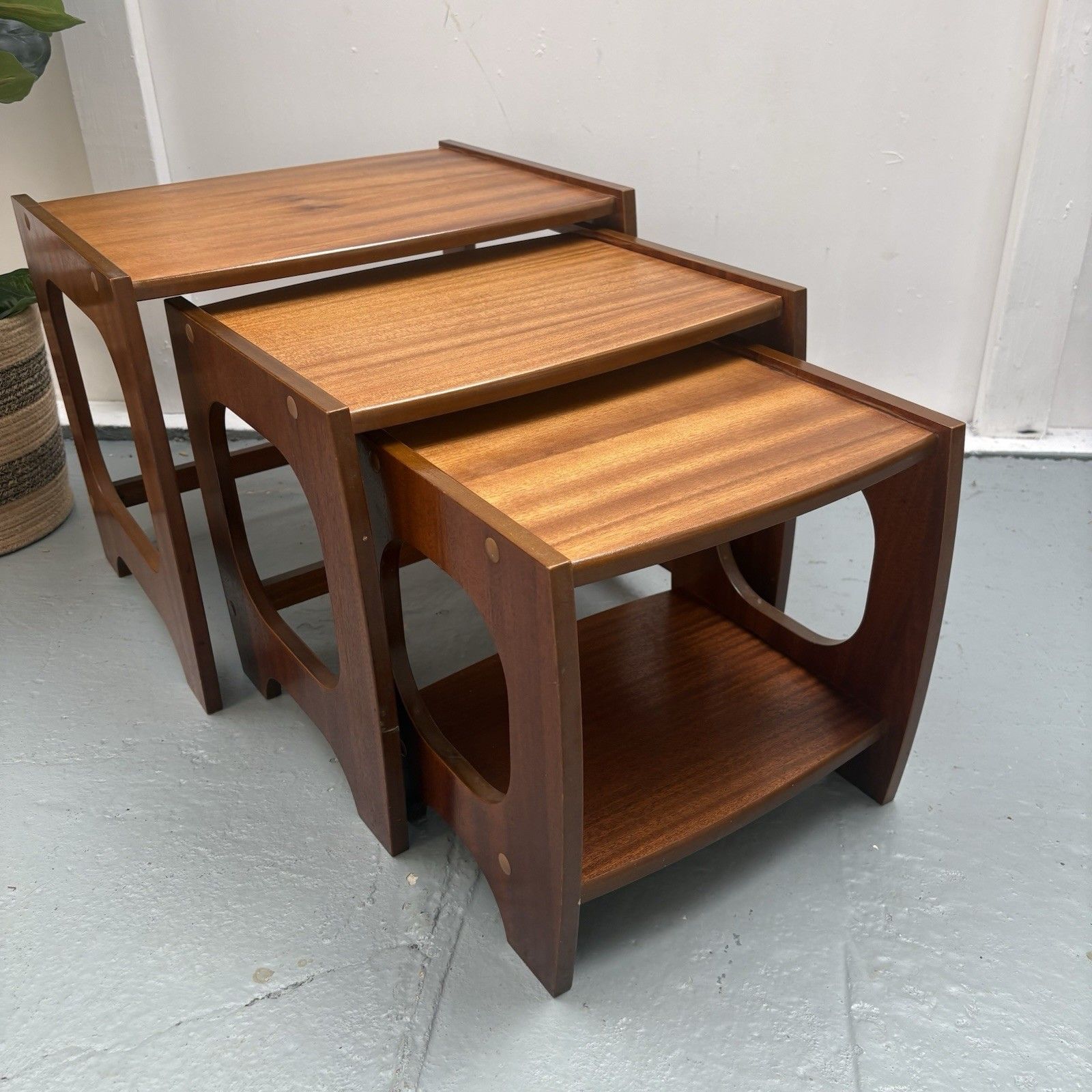 Mid Century Stonehill Space âge Set Of Nesting Tables 1970's photo furniture