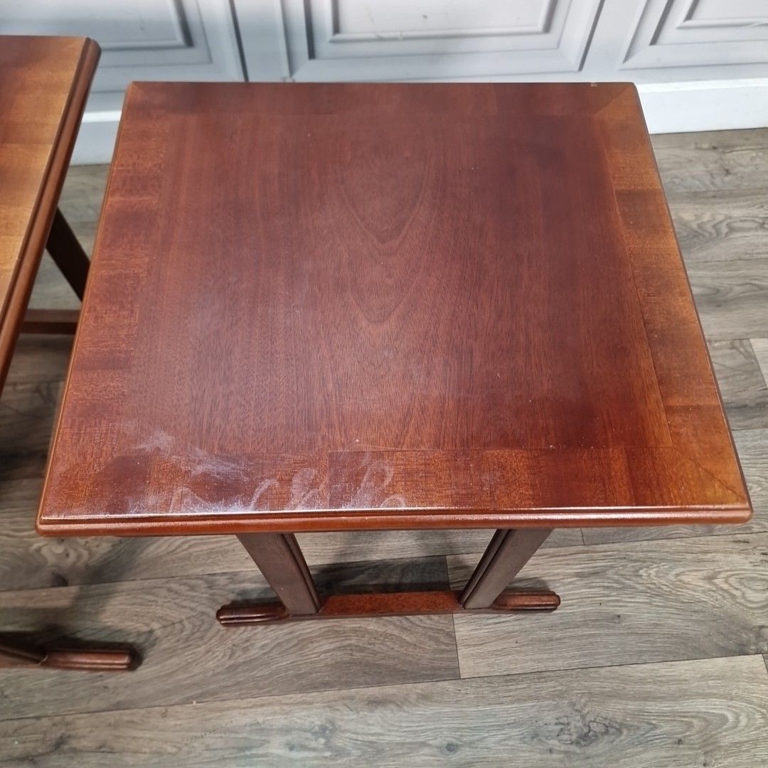 Vintage Mahogany Veneer Tables Nest Of 3 – Square Tops – Retro Side Lamp Tables photo 70.0