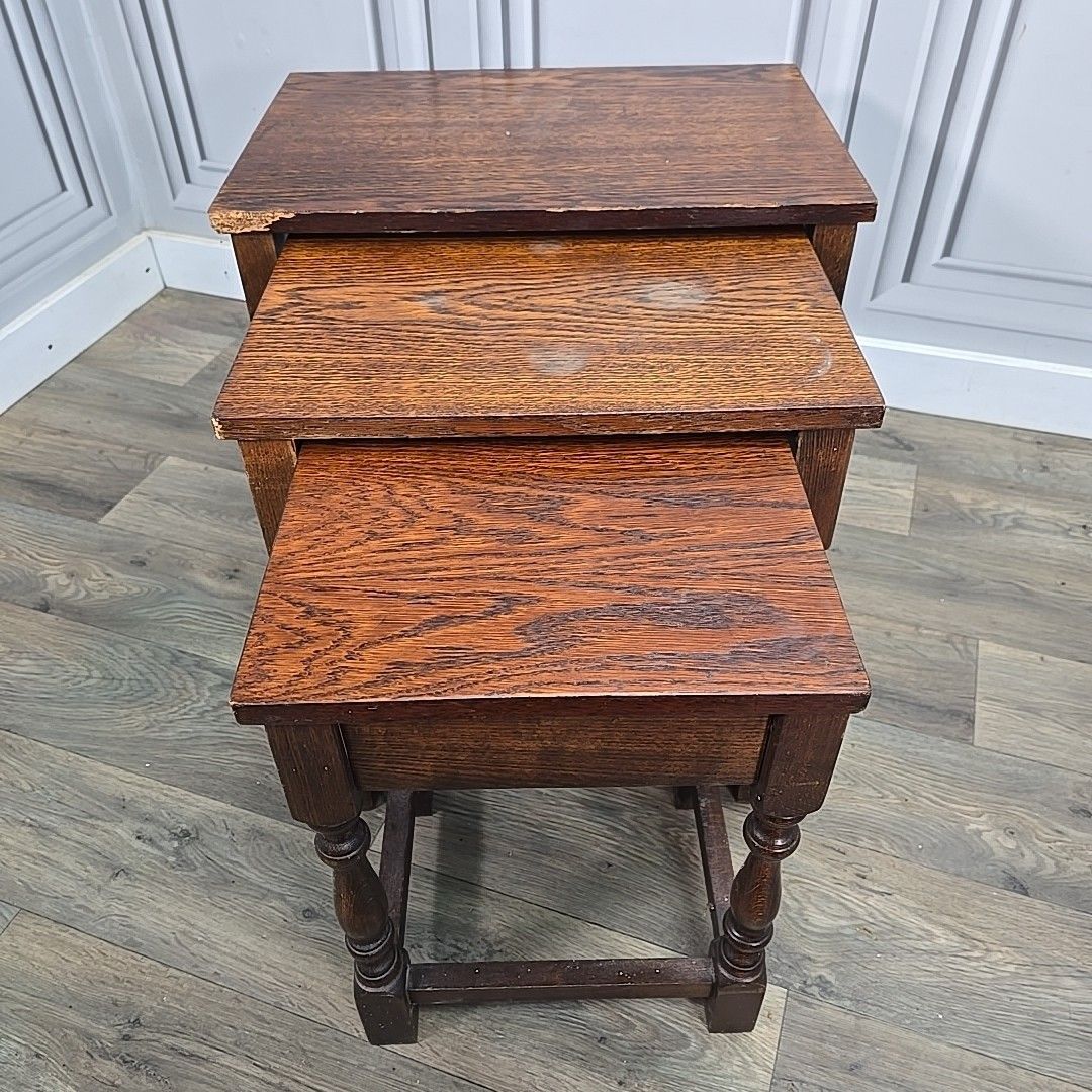 photo vinterior Vintage Nest Of Tables 3 Oak Wooden Coffee Side Lamp Turned Wood Retro Nesting