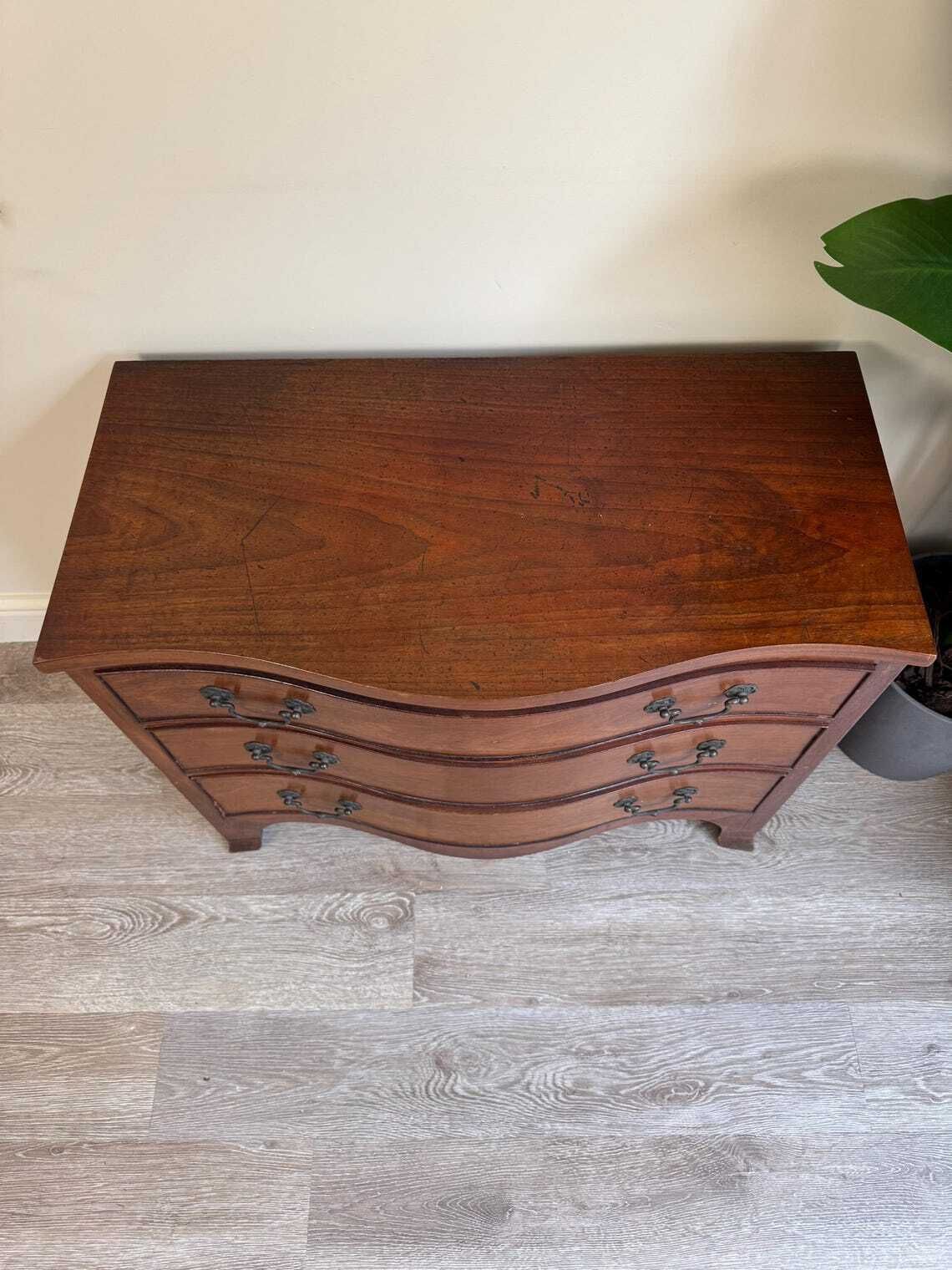 photo vinterior Vintage Small Bow Front Wood Chest Of Drawers Original Hardware Small