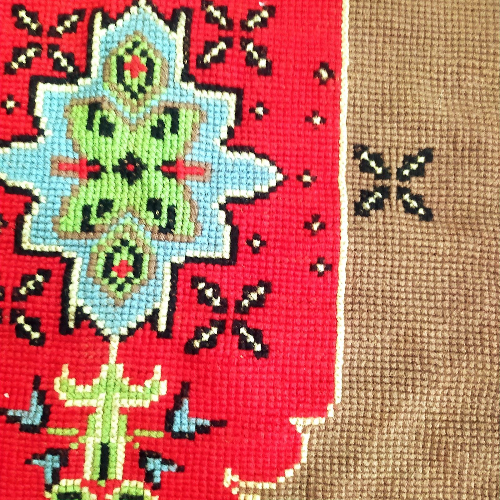 Kilim brodé au point de croix, fait main, années 1960 photo Textiles