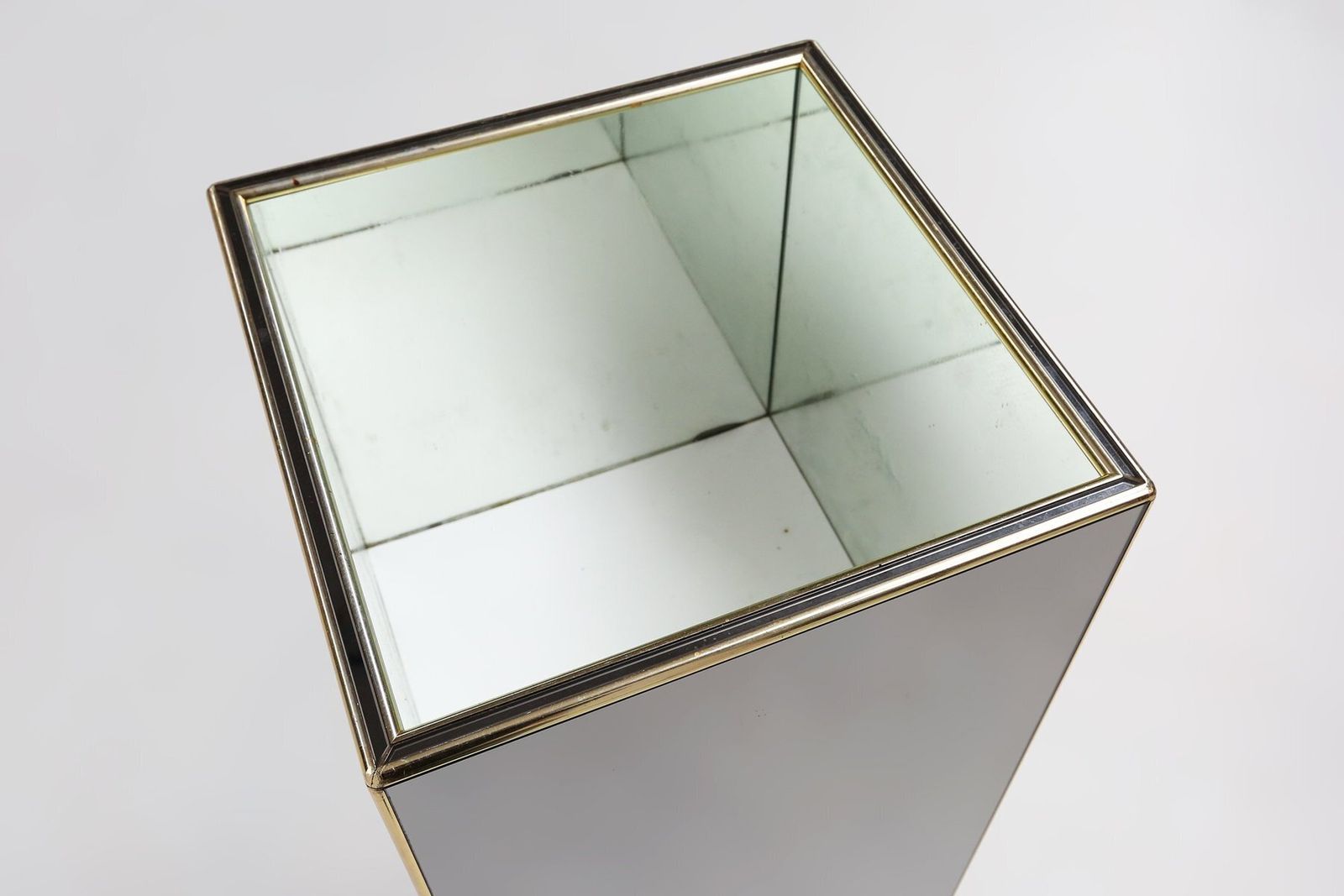 Mid‑Century Mirrored Plant Stand From Deknudt, Belgium, 1980s photo 886.0