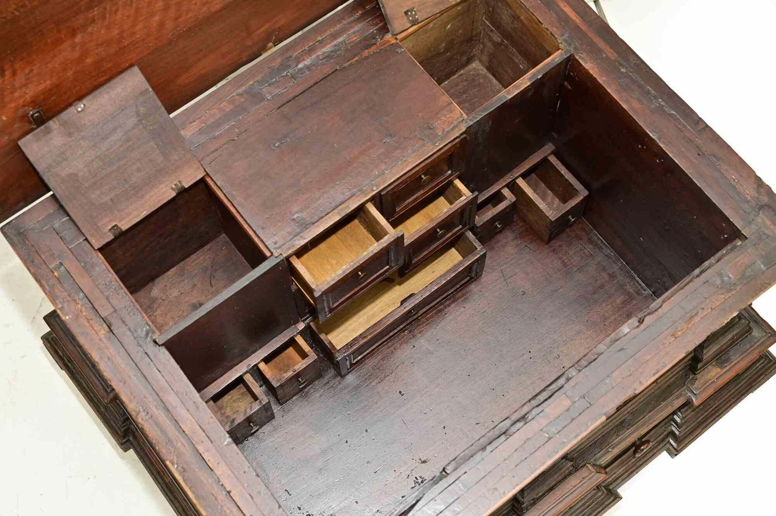 Italian Renaissance Revival Walnut Cassone (Marriage Chest), Early 19th Century photo vinterior