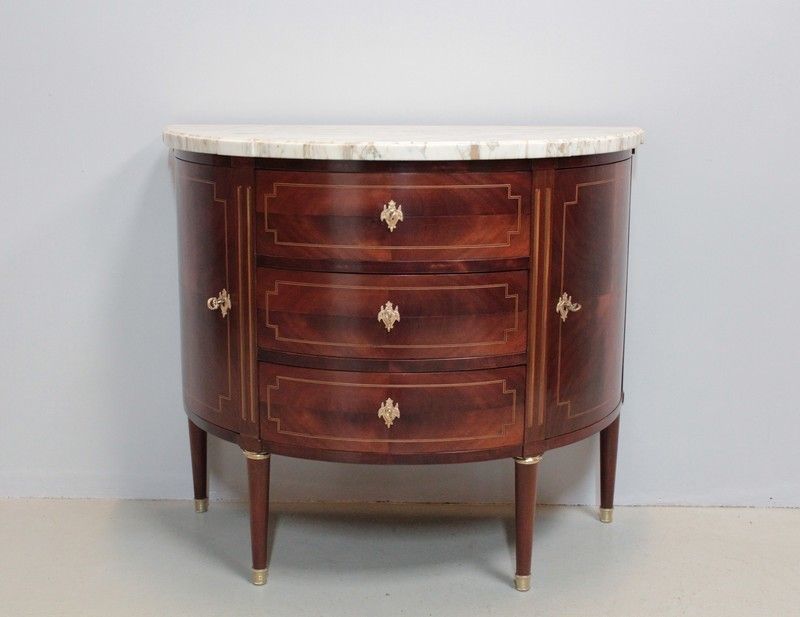 Louis XV Chest Of Drawers In Mahogany 20th