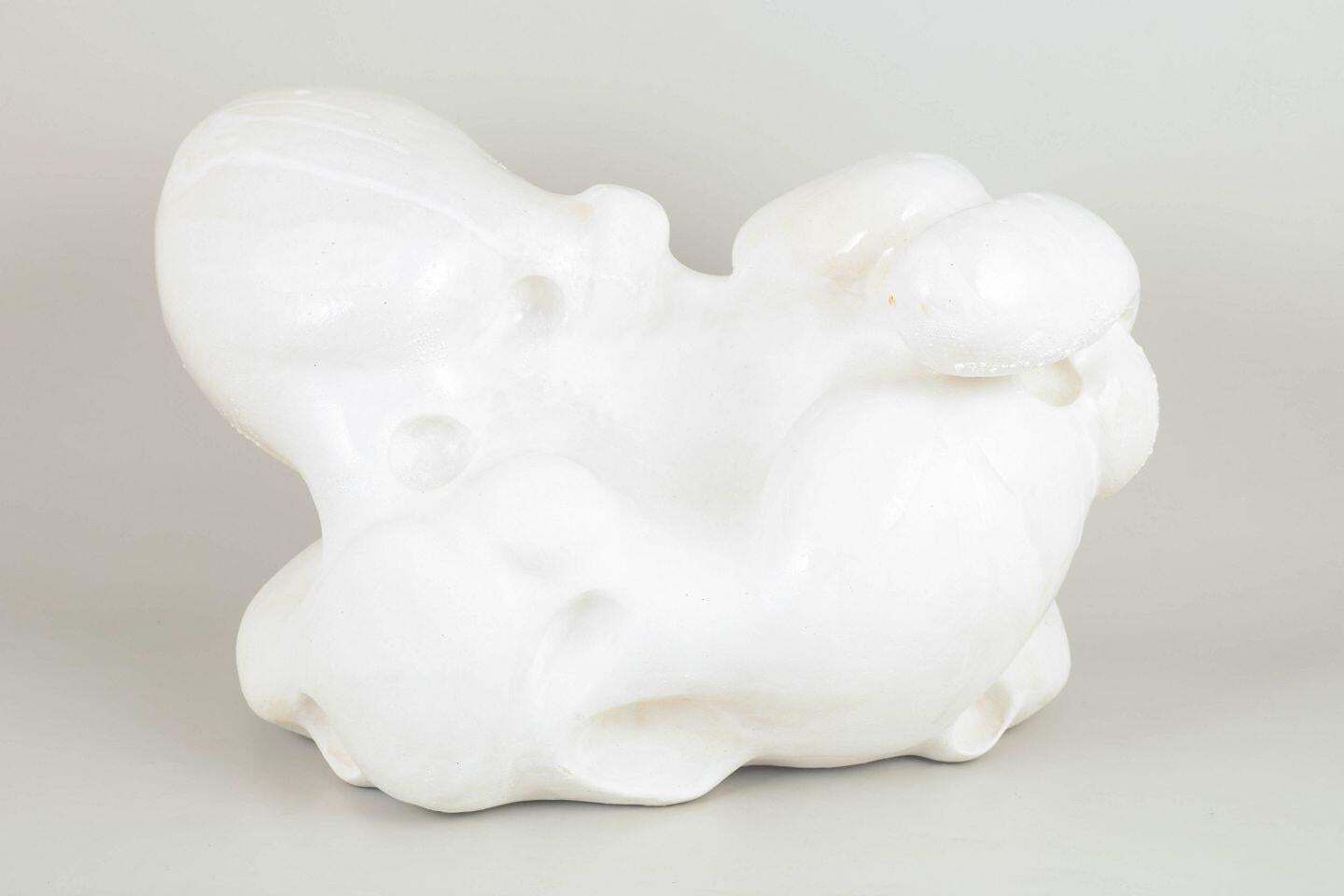 Christina Muff, hedendaags Deens kunstenaar. Organisch gevormde steengoedsculptuur. photo for sale