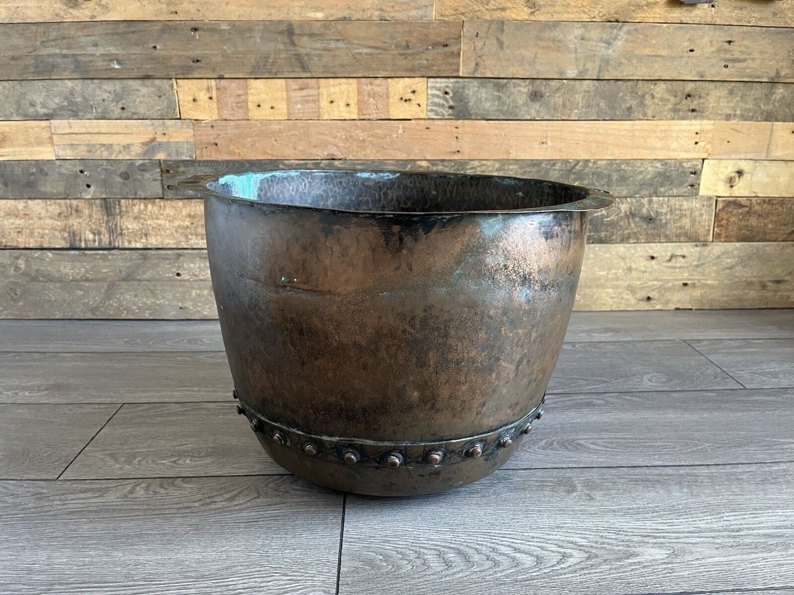 photo furniture Antique Riveted Copper Wash Pot Farmhouse Jardiniere Planter Log Bin Box Storage