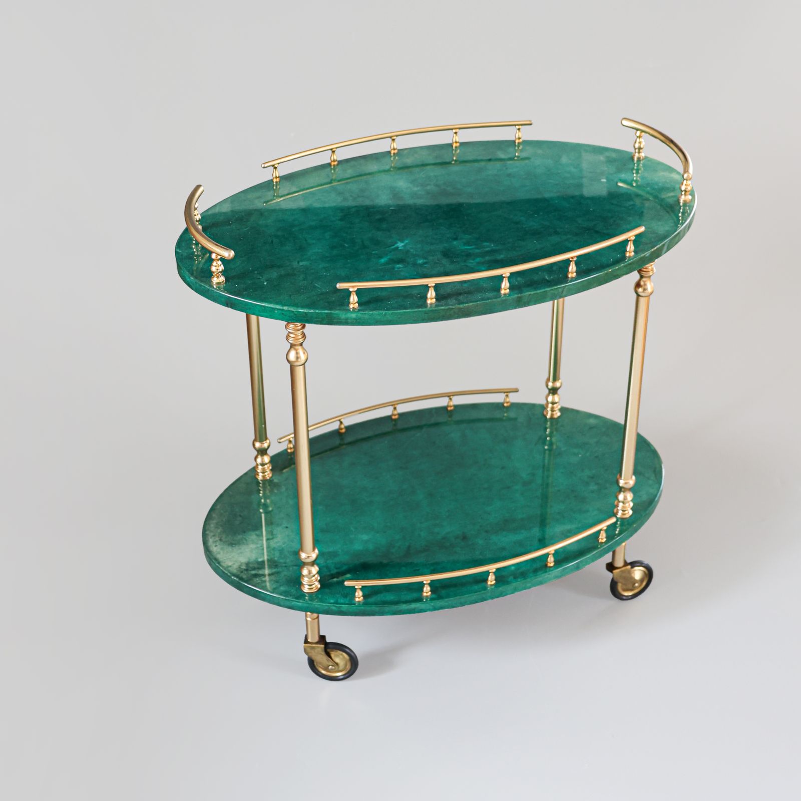 photo furniture Barkar Van Aldo Tura, Italië, Jaren 1970.