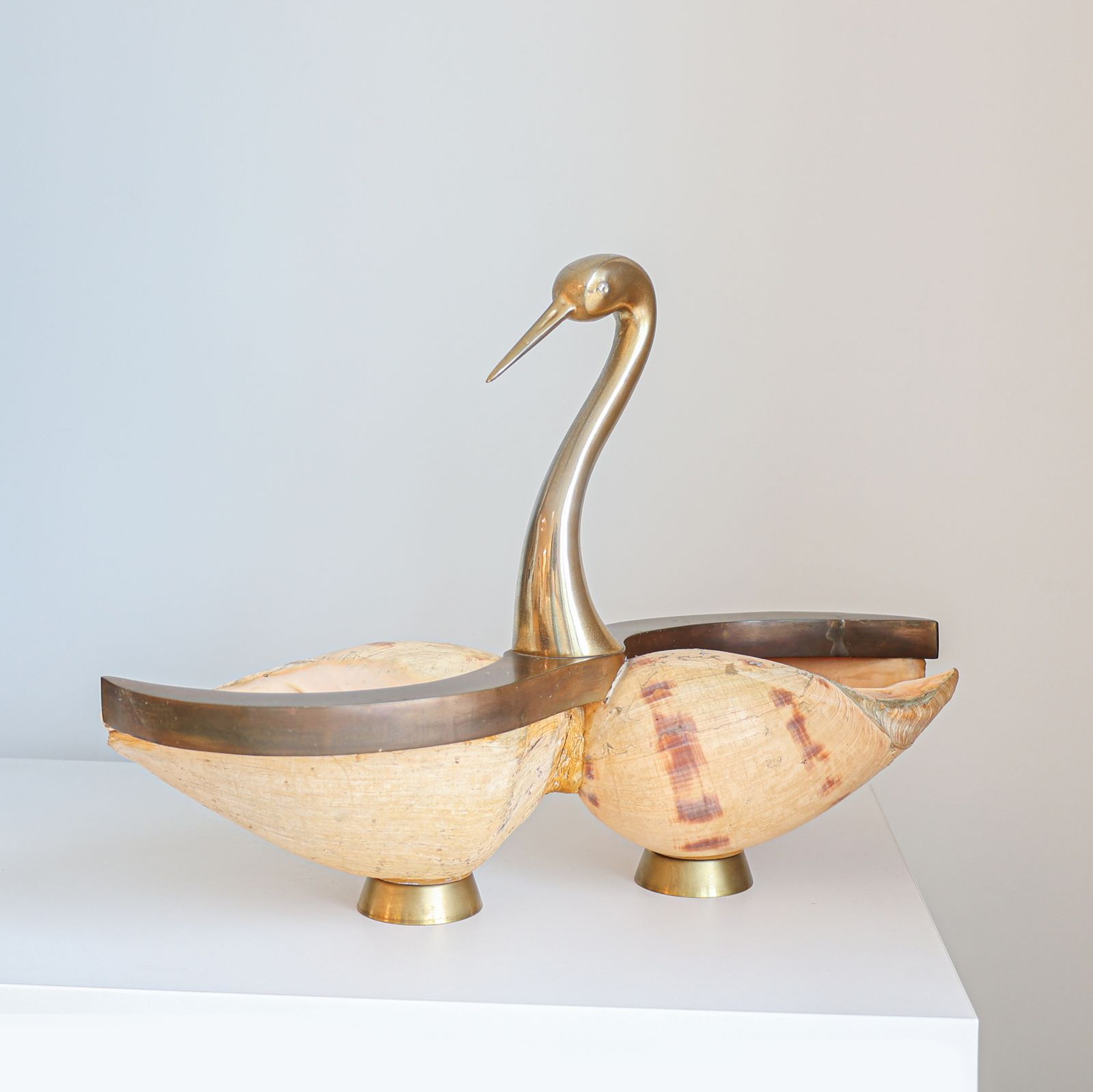 Gabriella Binazzi Zwanensculptuur, Jaren 1970. photo vinterior