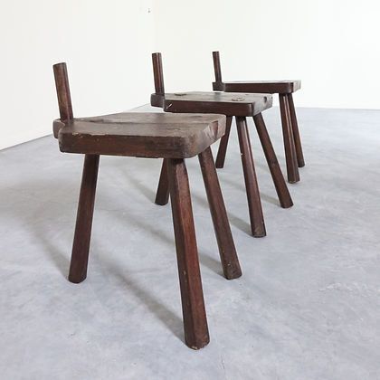 photo furniture Tabourets à traire d'époque, XIXe siècle
