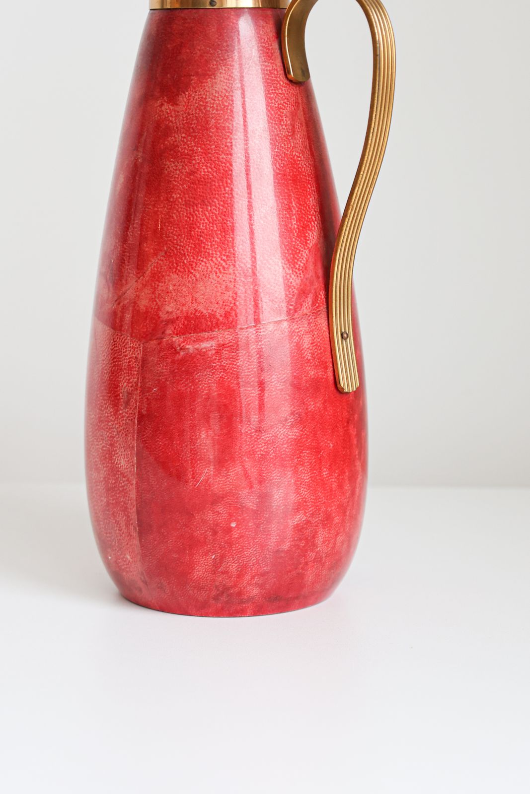 Aldo Tura Thermos In Rood Perkament / Geitenleer, Ca. Jaren 1960. photo furniture