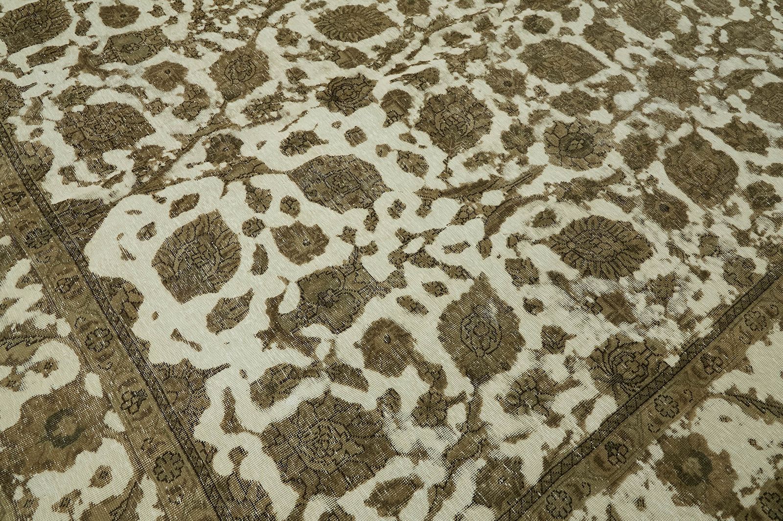 photo furniture Tapis vintage grand format beige, 9x13