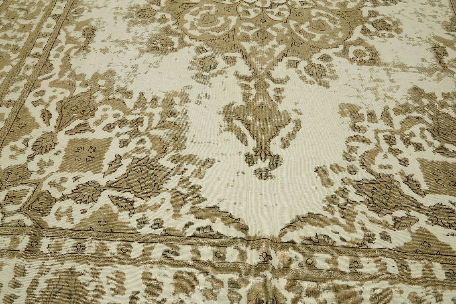 photo for sale Tapis vintage grand format beige, 10x12