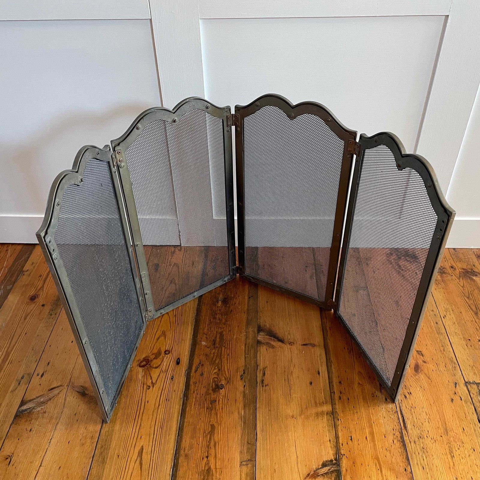 Antique Fireguard Fireplace Screen Gold Brass Metal Frame Vintage Fire Guard Fold Down Victorian Ornate Freestanding 4 Panels Mesh Rectangle photo vinterior
