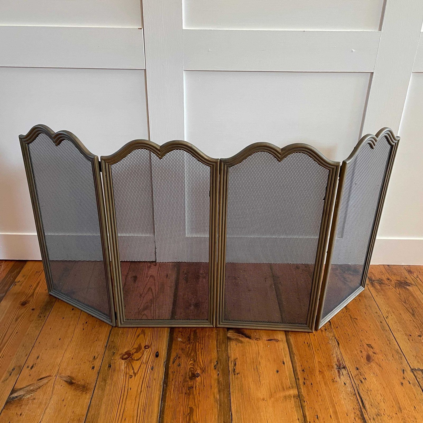 Antique Fireguard Fireplace Screen Gold Brass Metal Frame Vintage Fire Guard Fold Down Victorian Ornate Freestanding 4 Panels Mesh Rectangle photo vintage