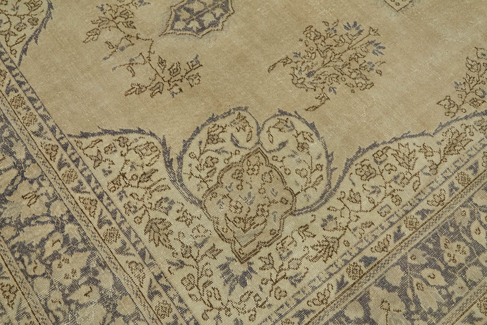photo furniture Tapis vintage grand format beige, 8x12