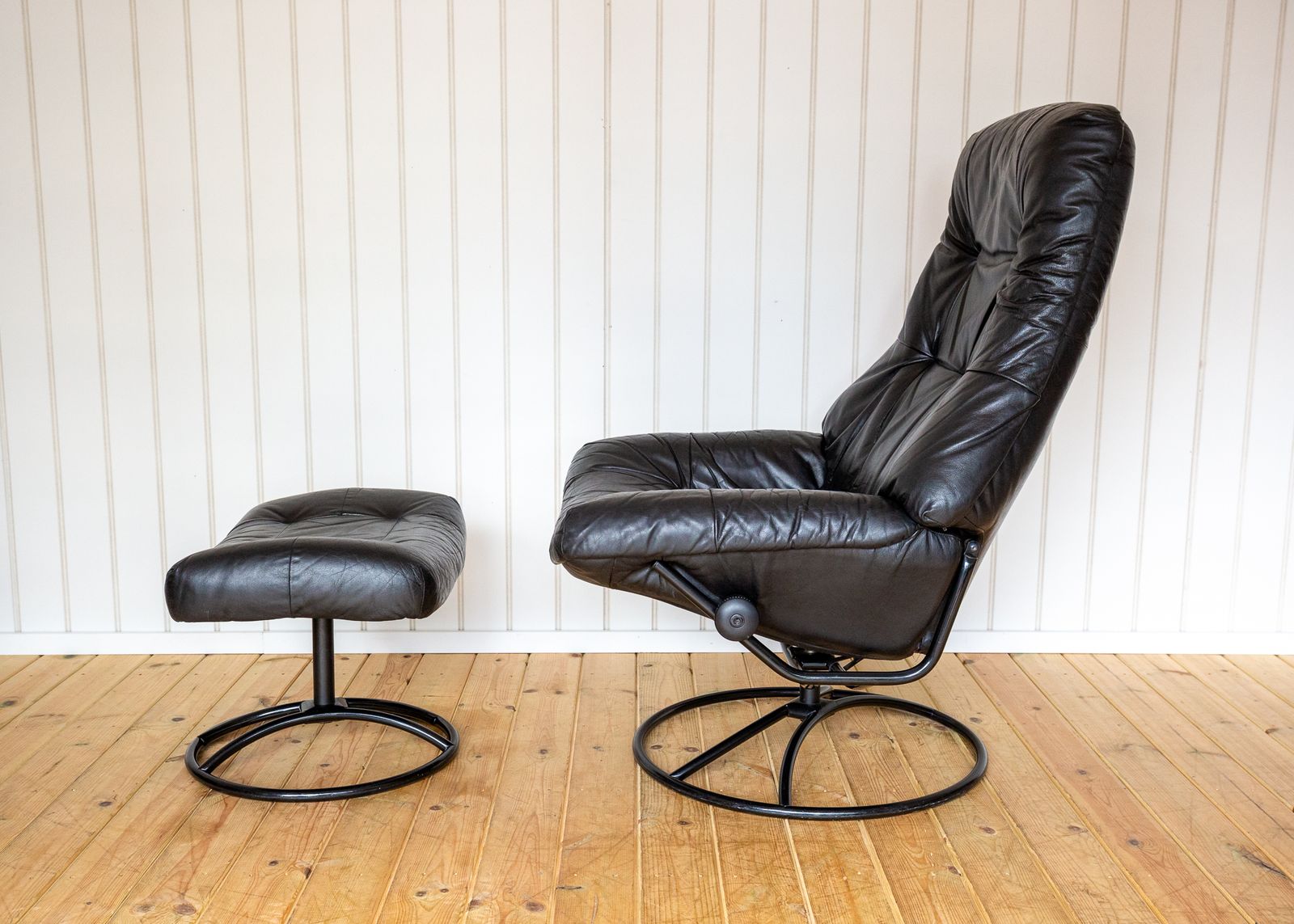 Furniture Norwegian Black Leather Lounge Chair & Footstool Set Swivel Reclining Ekornes Stressless 1980s Mid Century Star Wars Darth Vader Ottoma.N Mcm photo