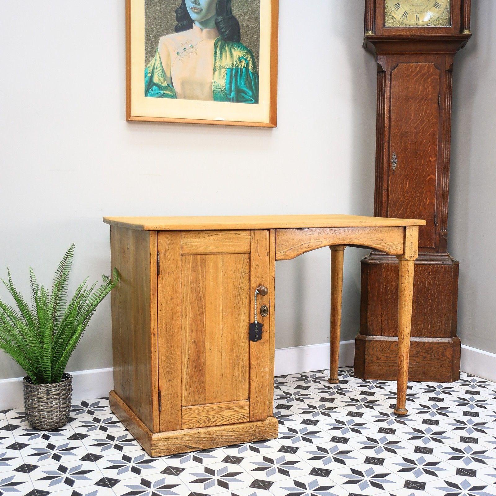 Desk Pine Single Pedestal Desk King George V photo vinterior