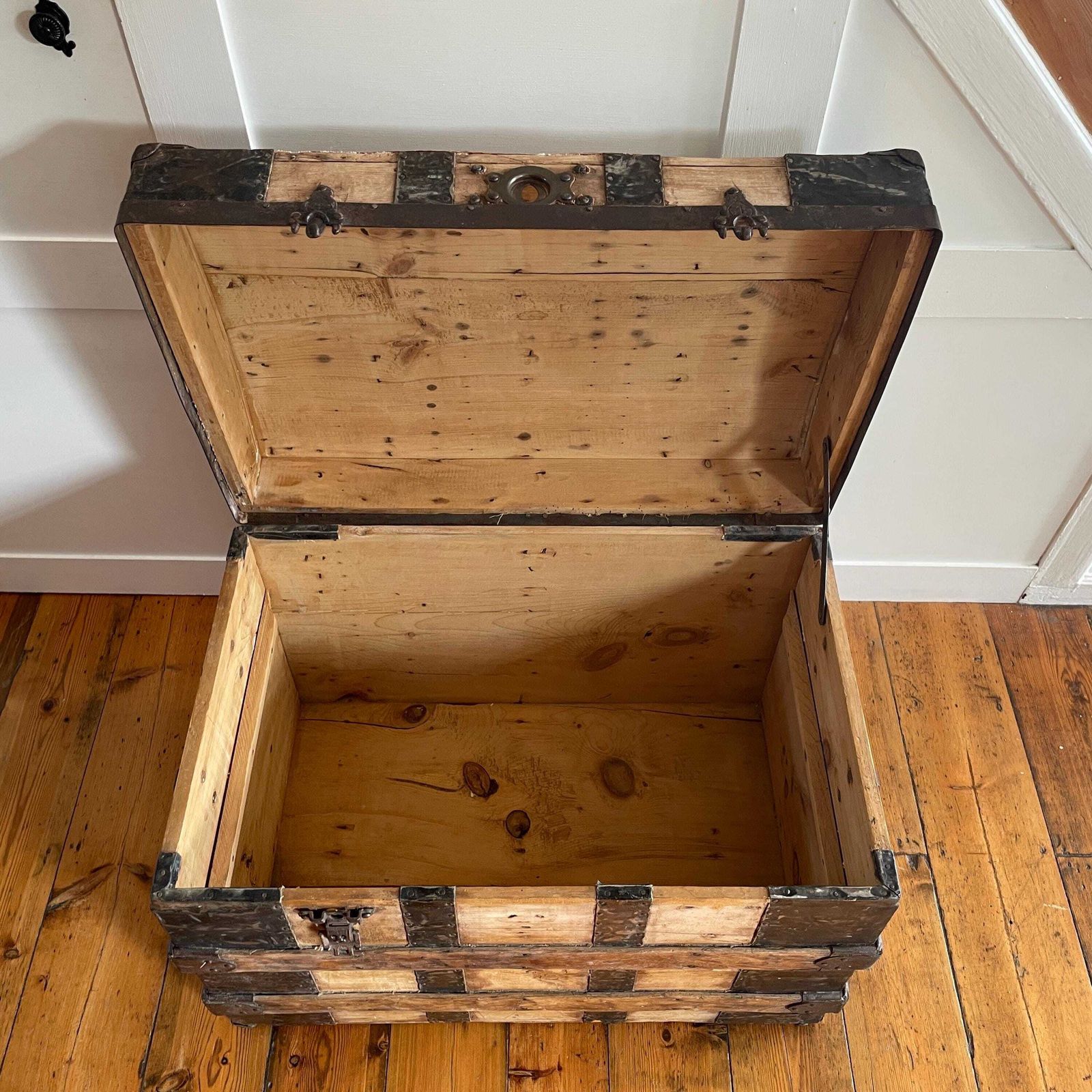 Antique Dome Top Trunk Wood Metal Strap Steamer Chest Storage Large Rustic Hinged Lid Lidded Blanket Box Vintage Industrial photo buy