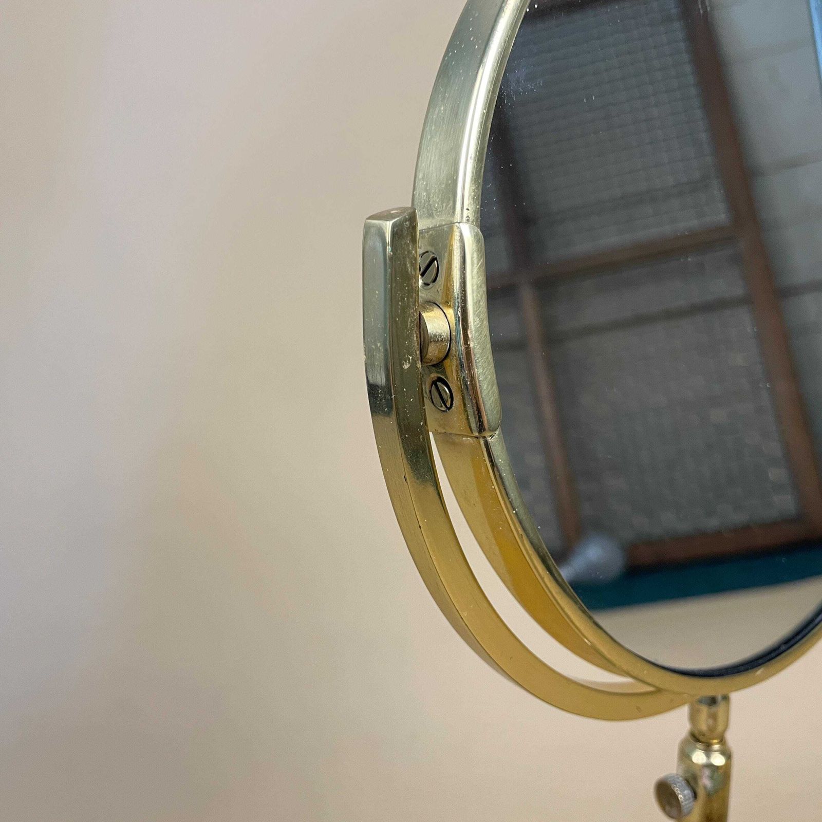 photo furniture Gold Round Vanity Mirror Adjustable Freestanding Tabletop Bathroom Metal Make Up Dressing Table Circle