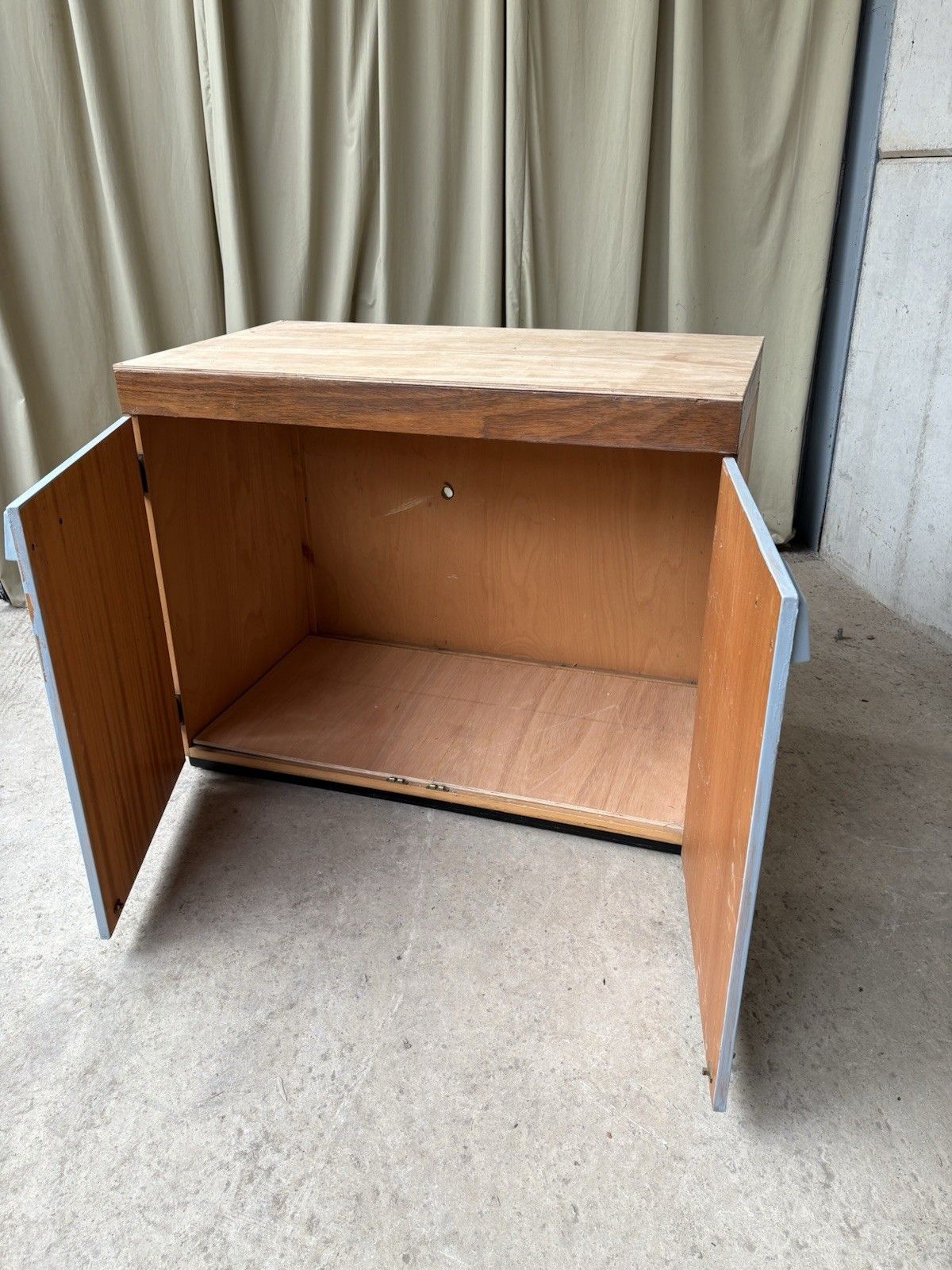 photo vintage Vtg Mid Century Esa Esavian School Media Cabinet Sideboard Retro R1166