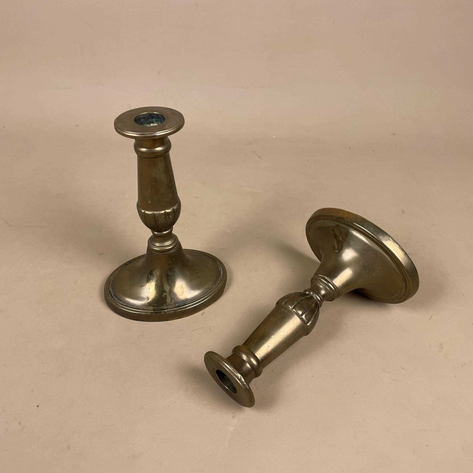 Antique Matching Pair Of Gold Brass Metal Candlestick Candle Stick Holders Vintage Column Taper Dinner Candlesticks Base Pillar Holder photo furniture