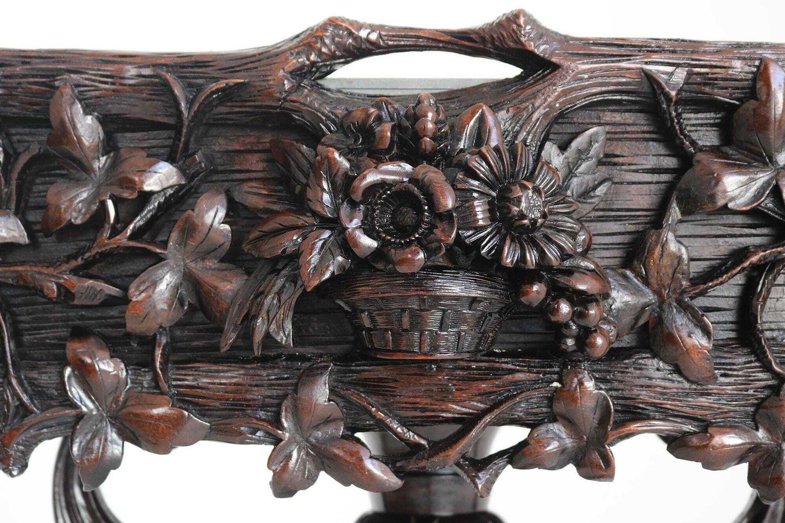 19e Eeuwse Franse Black Forest Jardinière Met Zinken Bak – Met De Hand Gesneden Floraal Middenstuk, Ca. 1880 photo vintage