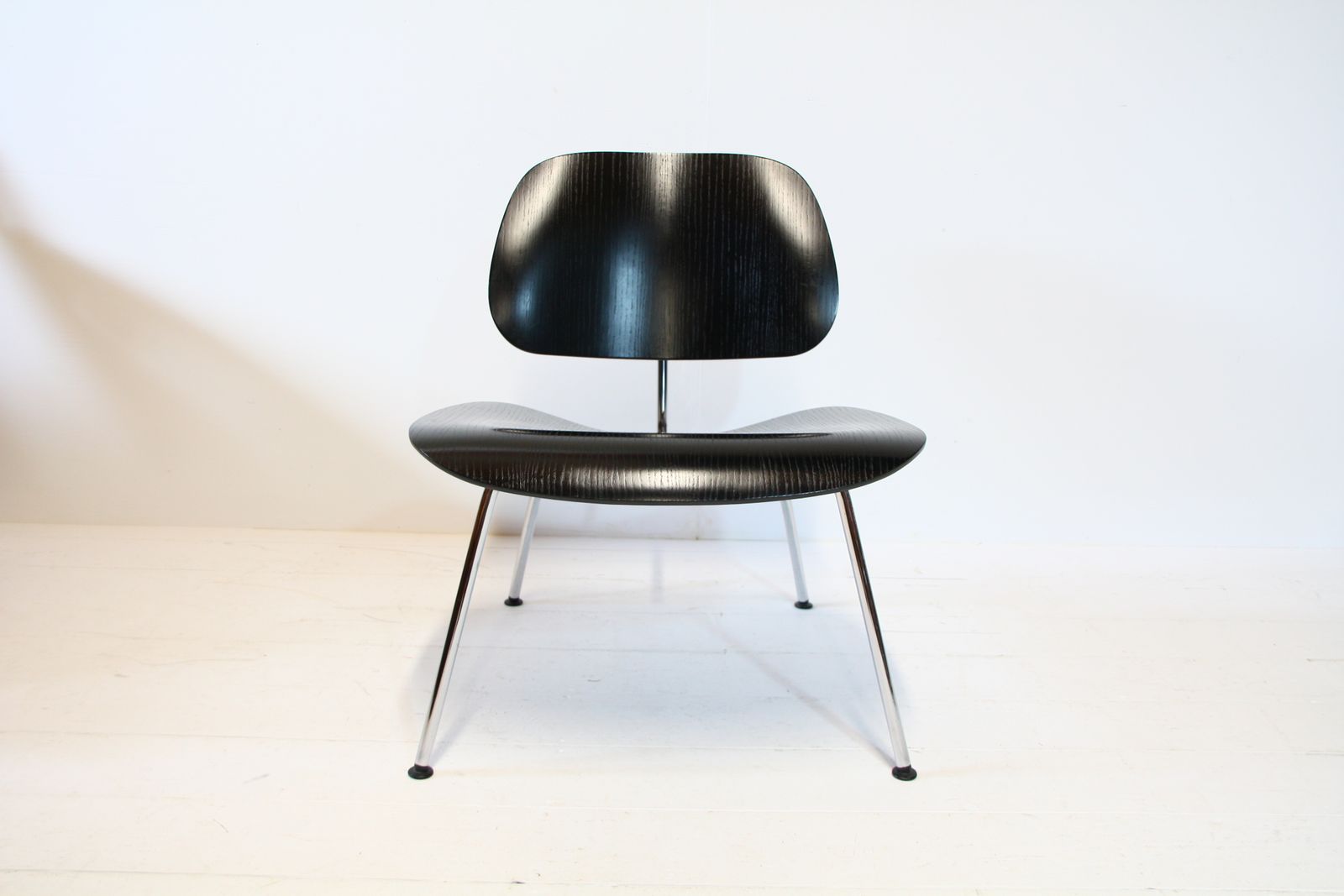 photo for sale Charles Eames Lcm Lounge Chair In Black Ash & Chrome   Vitra