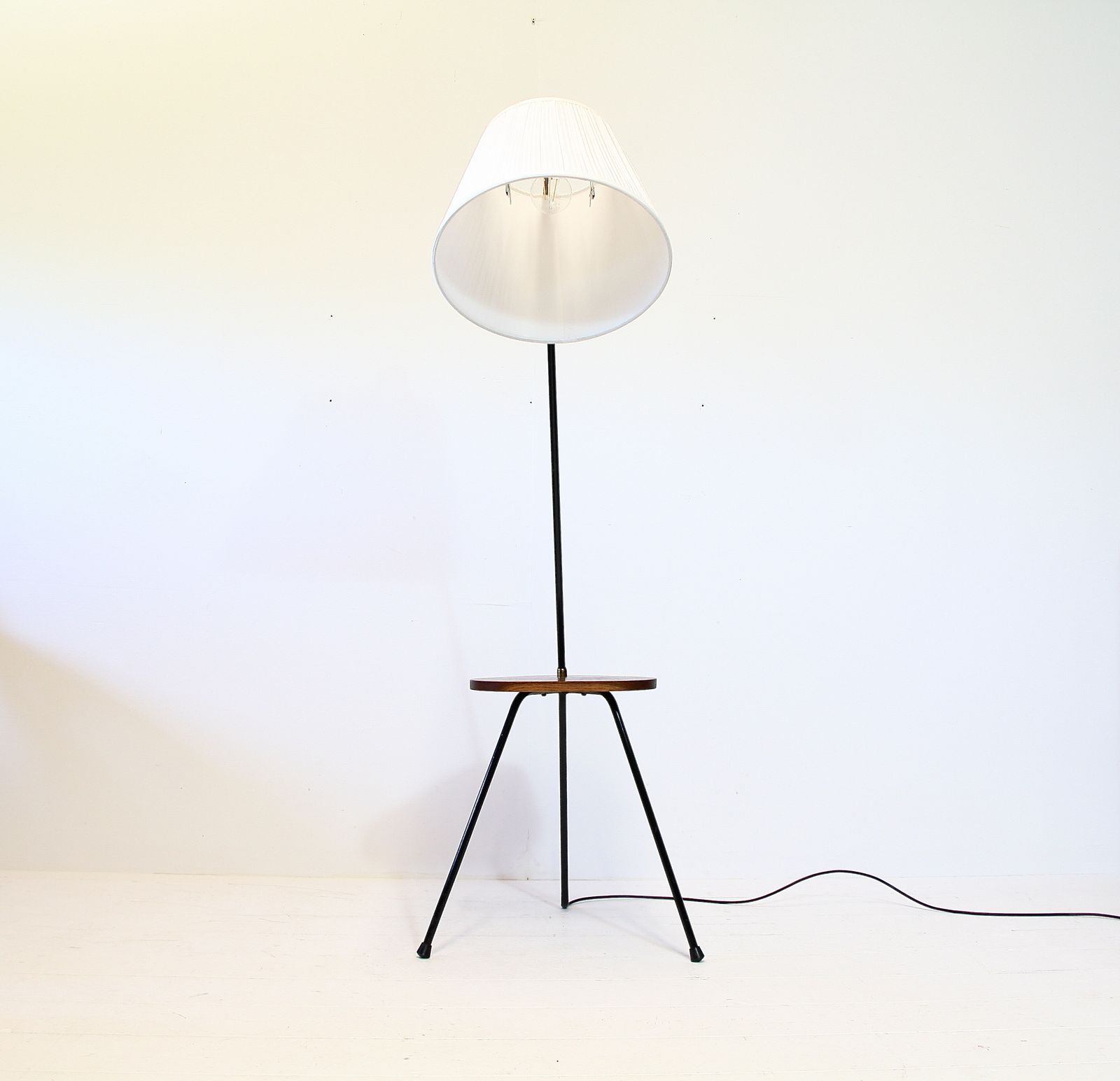 450.0 Scandinavian Mid Century Grasshopper Floor Lamp   Teak C.1950 photo